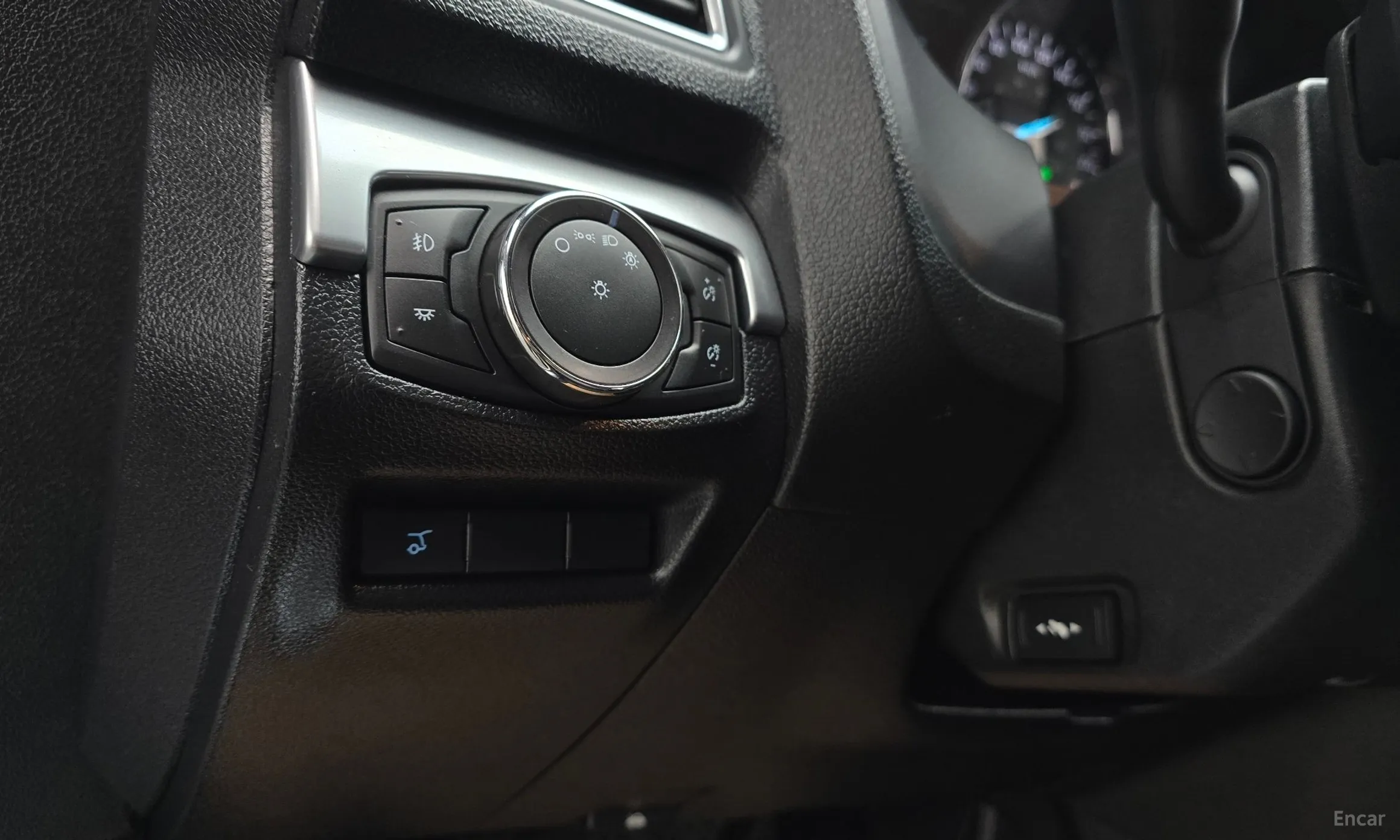 Ford Explorer превью 14
