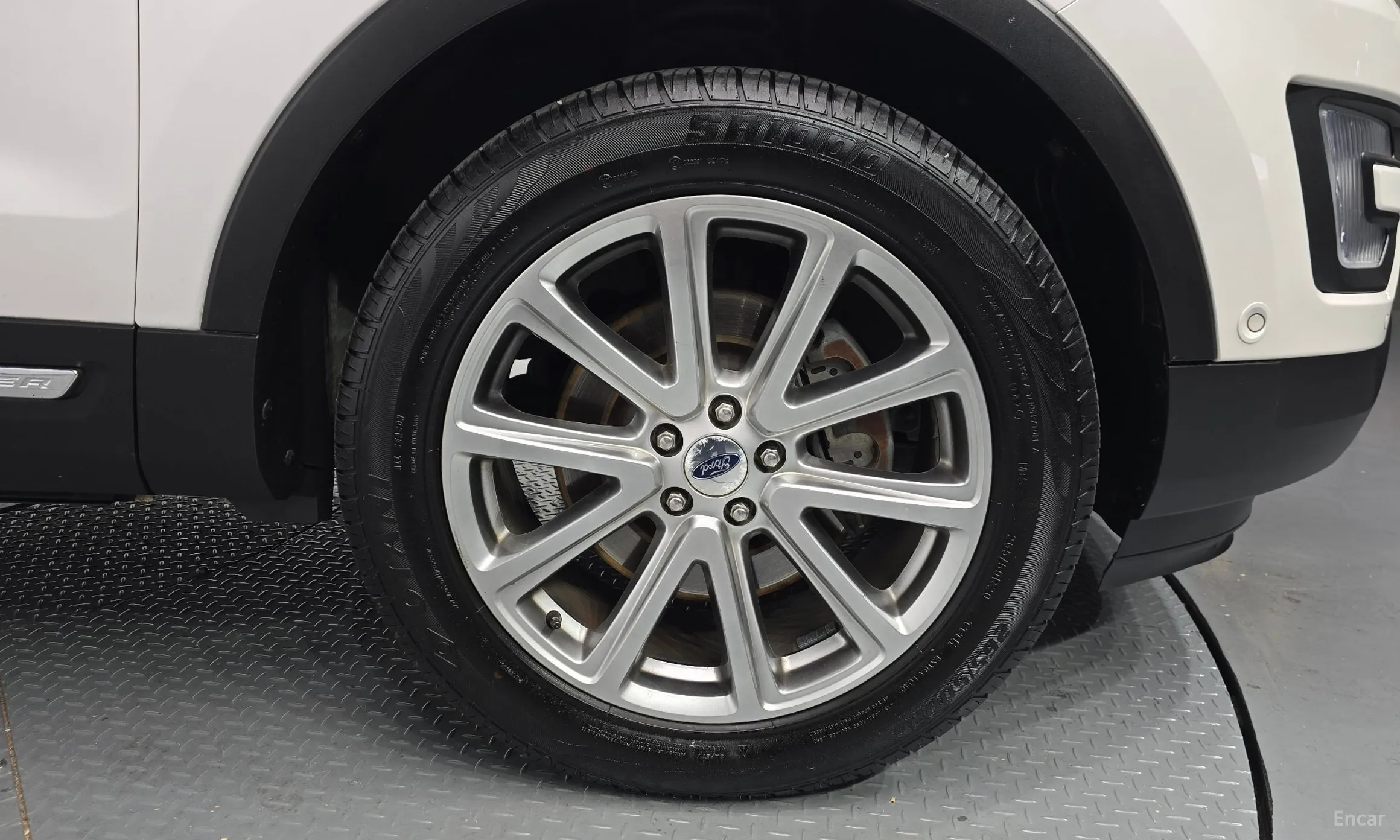 Ford Explorer превью 5