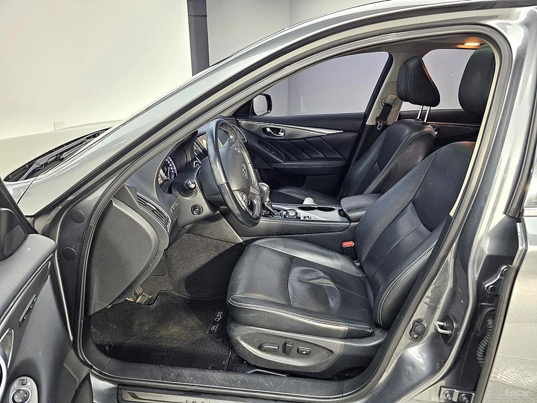 Infiniti Q50 превью 8