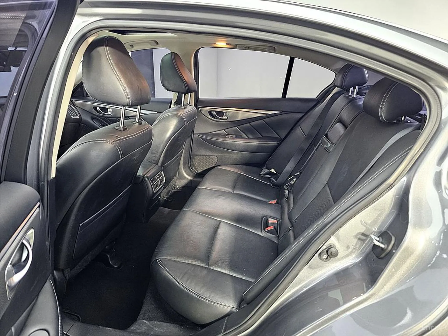 Infiniti Q50 превью 9