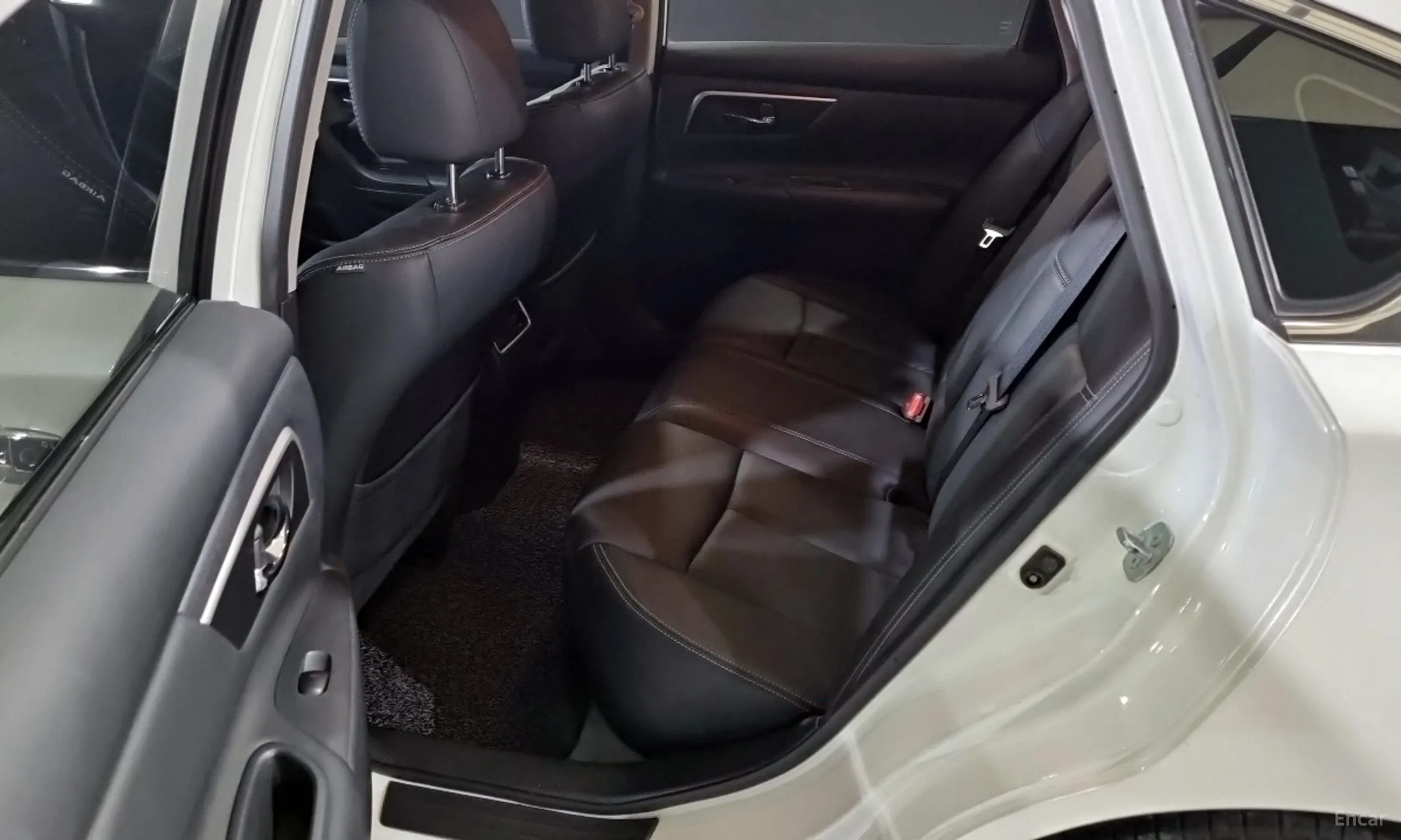 Nissan Altima превью 11