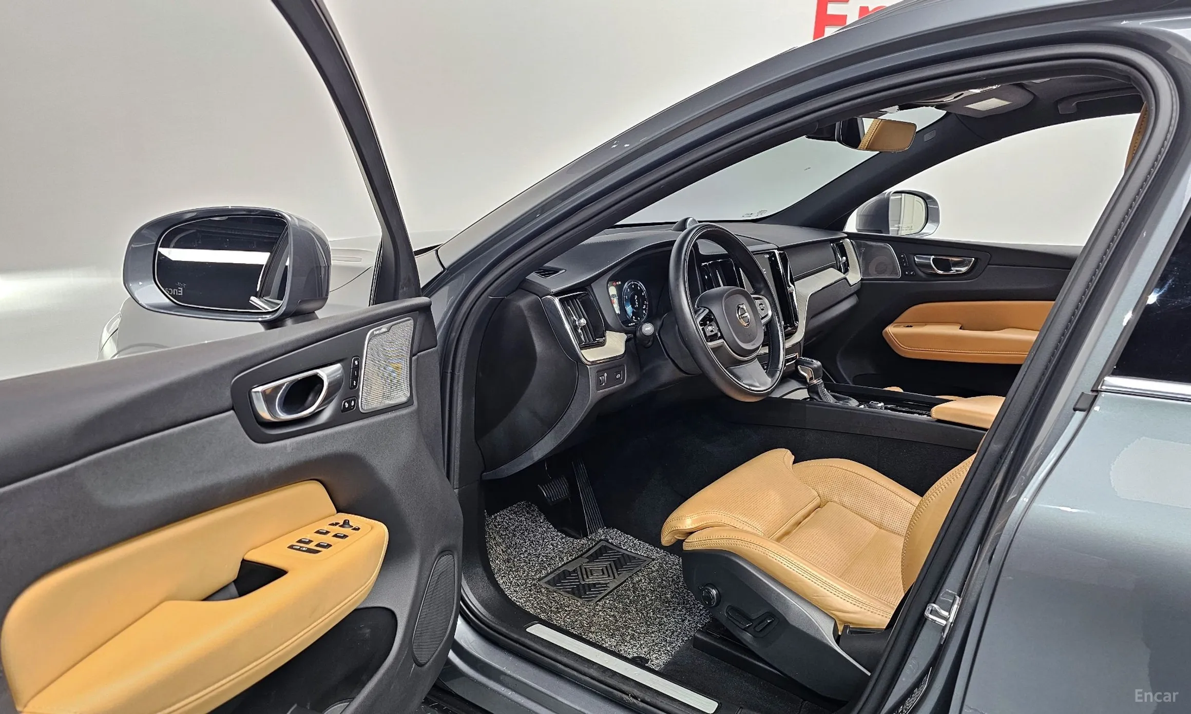 Volvo XC60 Gen 2 превью 10