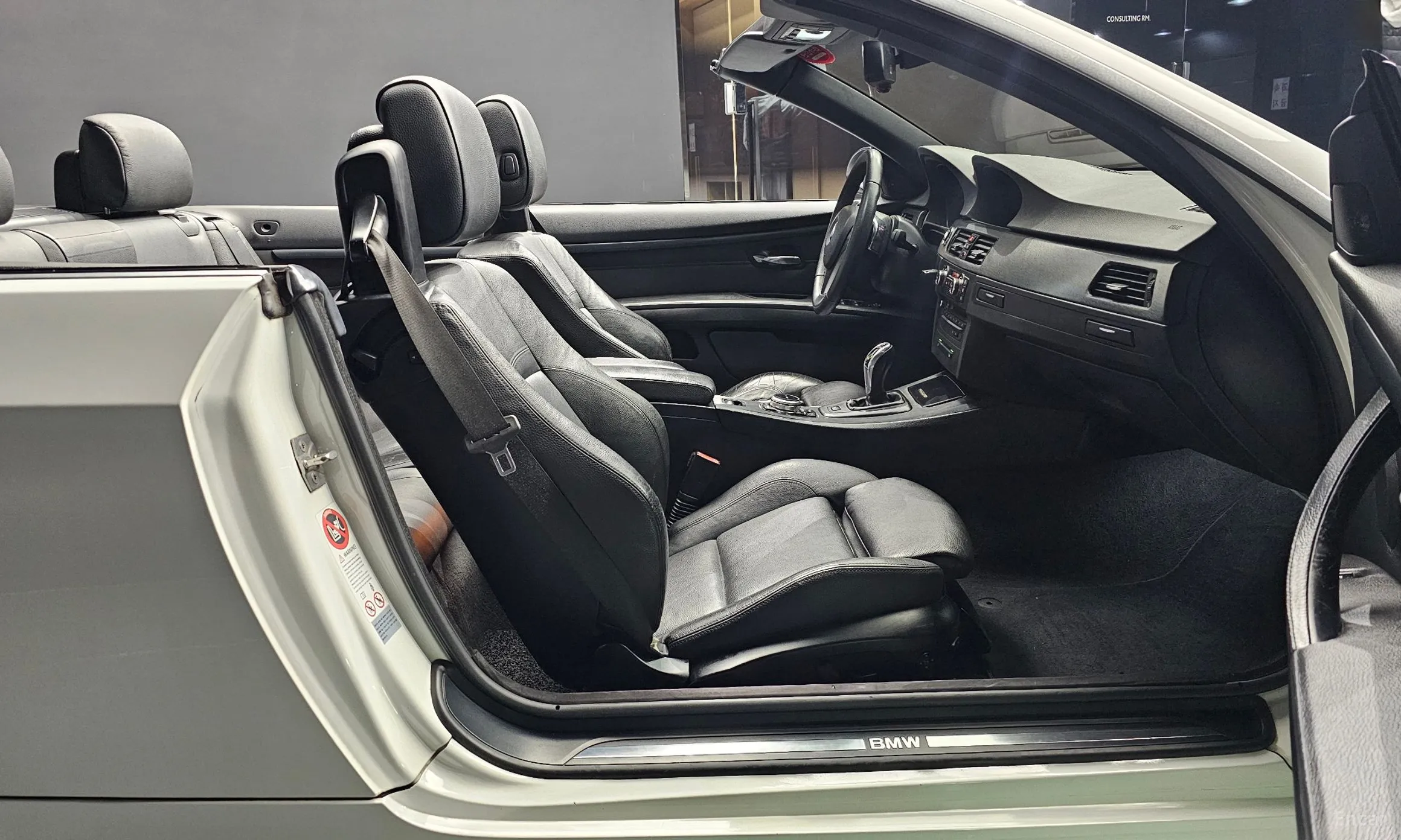 BMW 3 Series (E90) превью 10