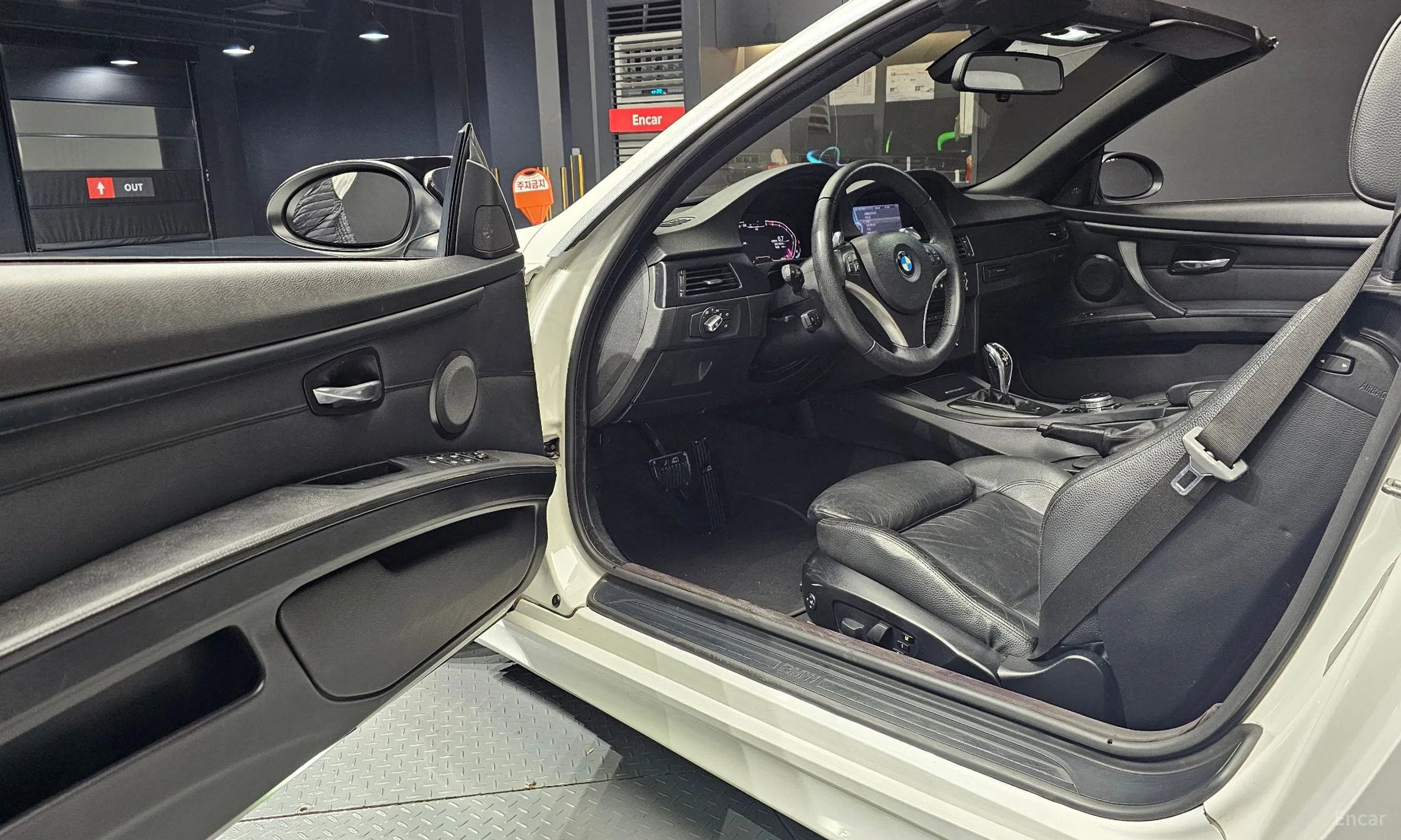 BMW 3 Series (E90) превью 11