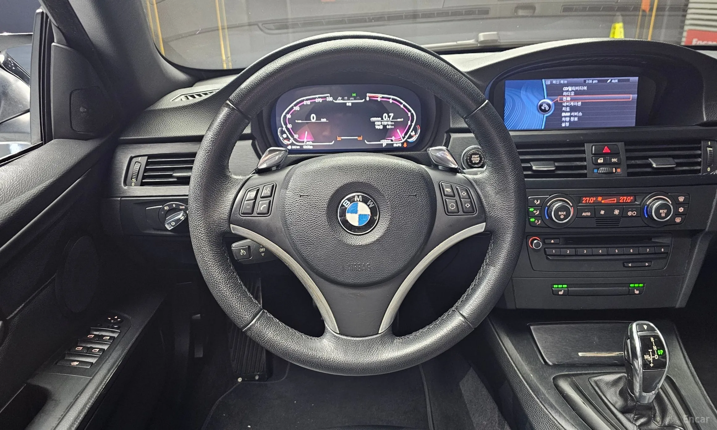 BMW 3 Series (E90) превью 13