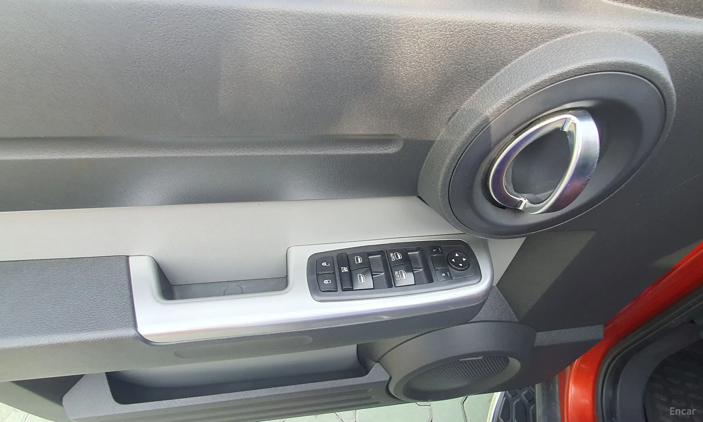 Dodge Nitro превью 7