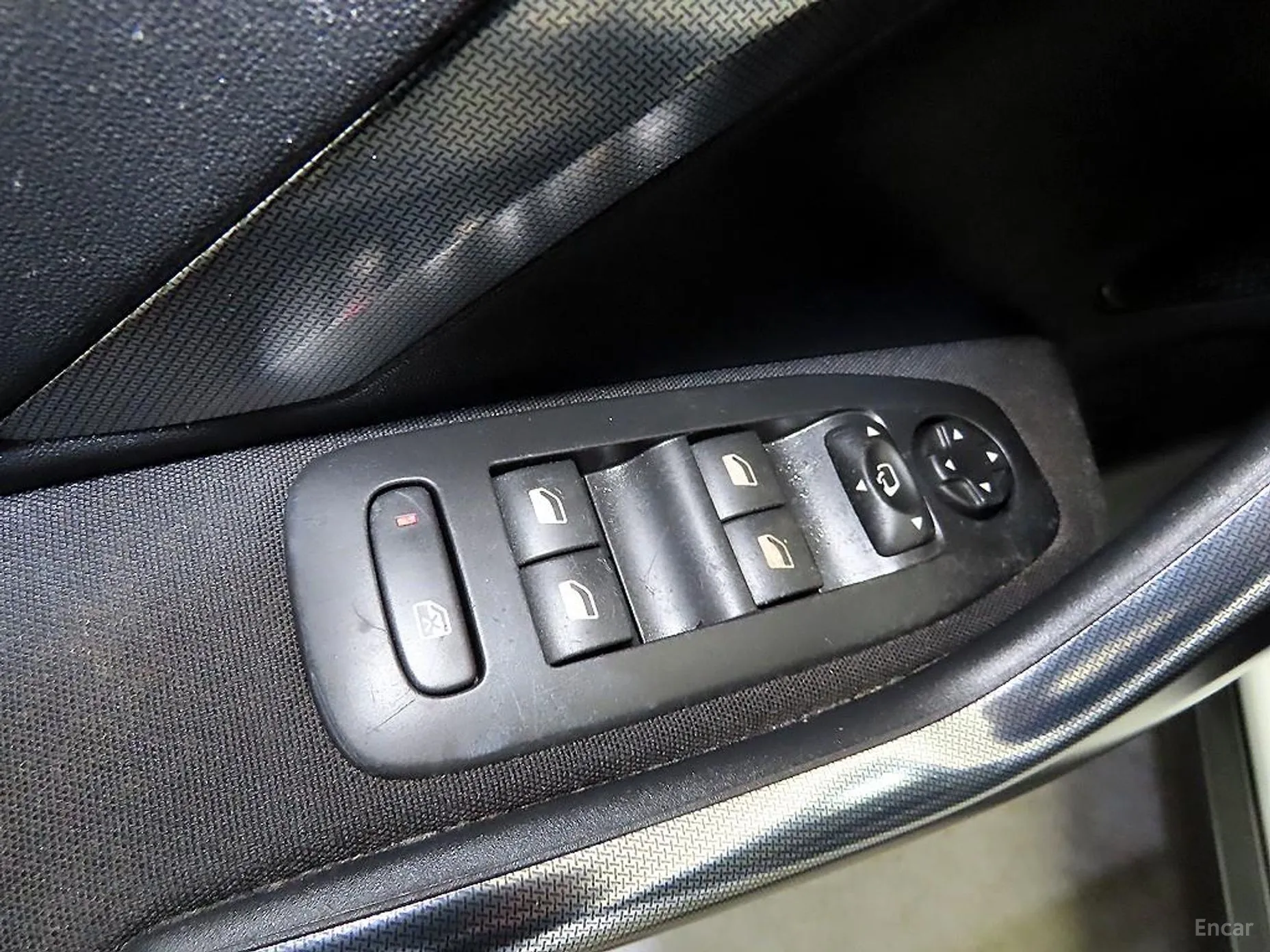 Peugeot 2008. превью 13