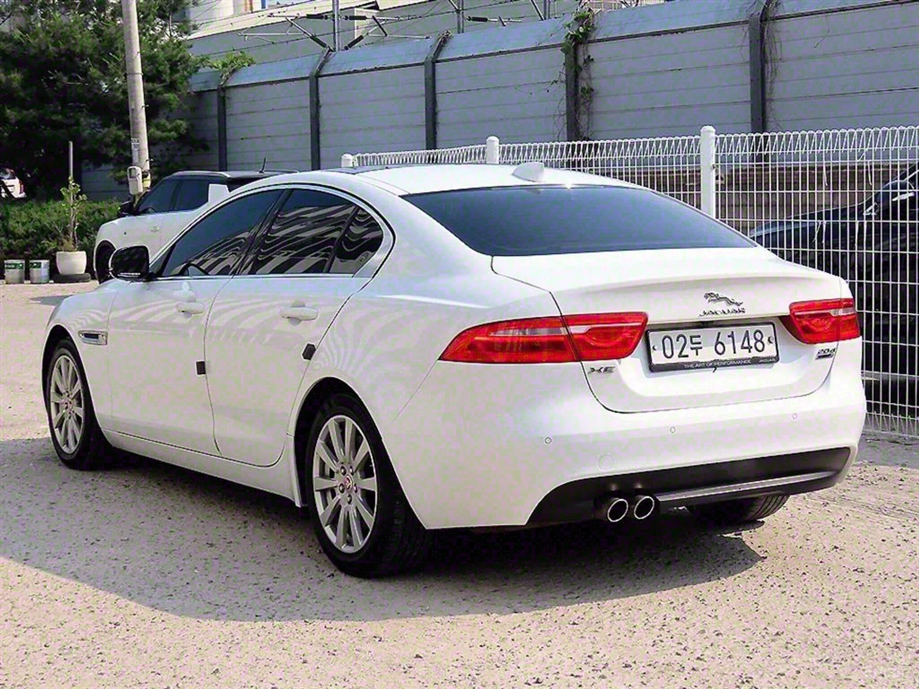 Jaguar XE