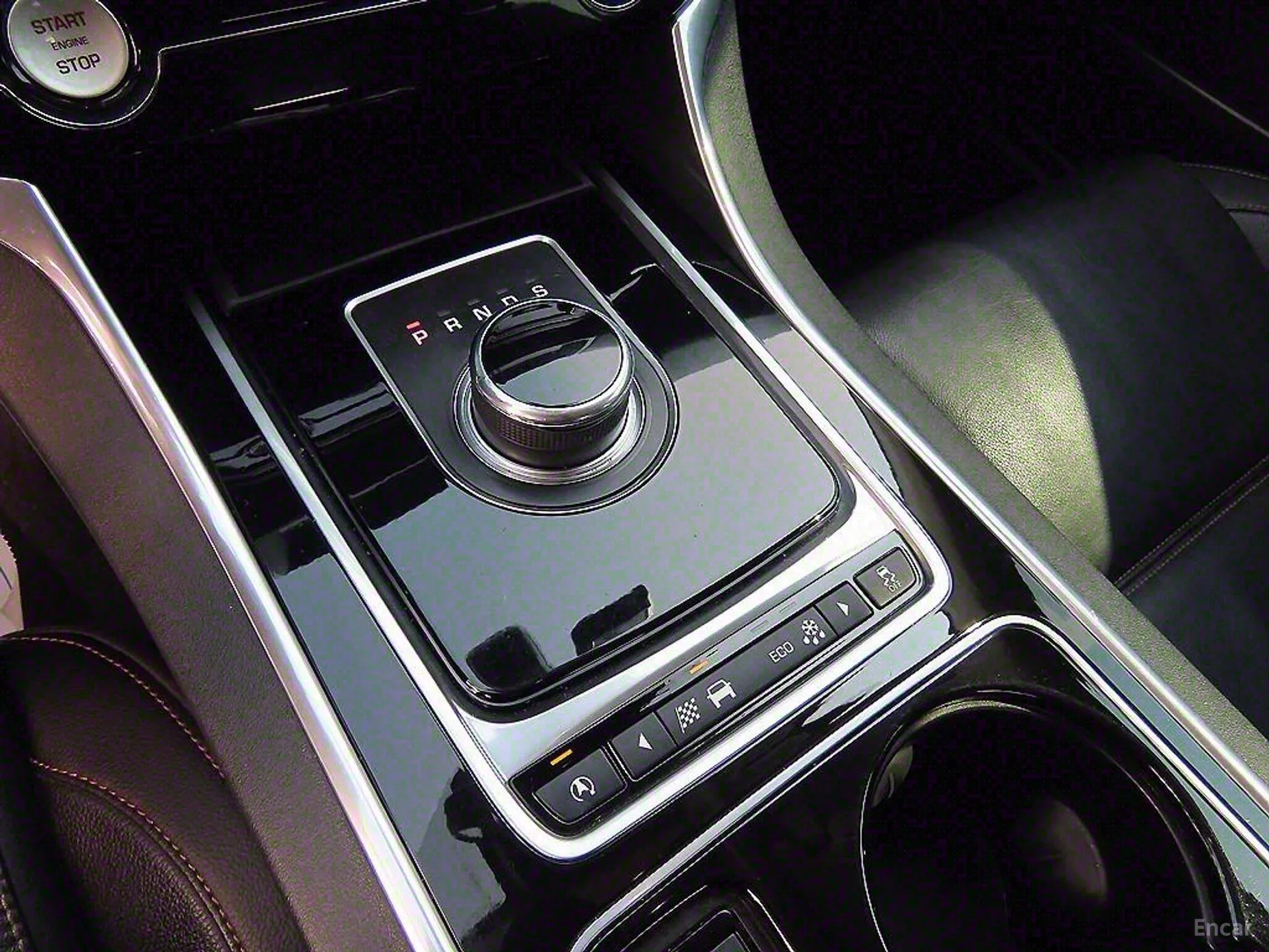 Jaguar XE превью 9