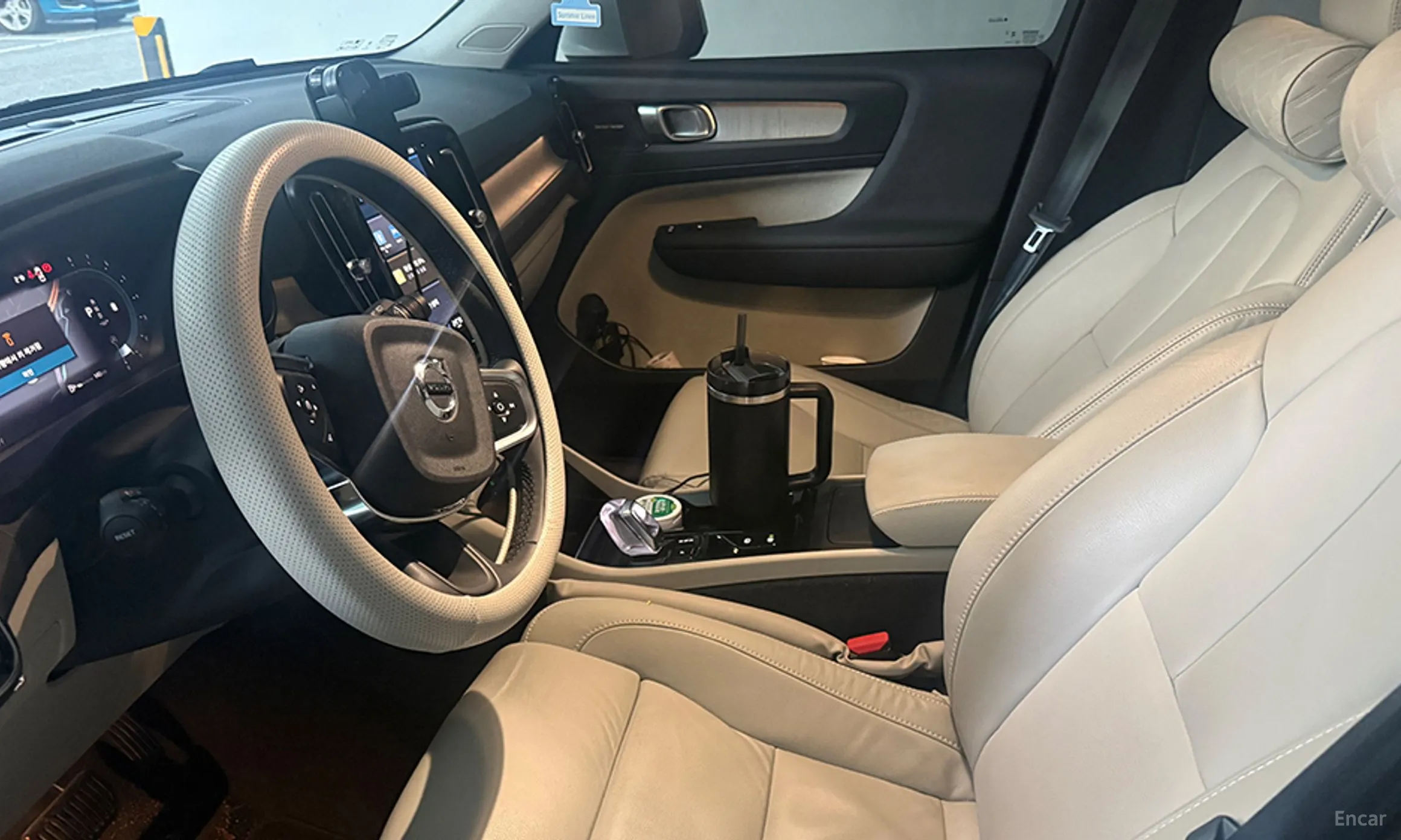Volvo XC40 превью 14