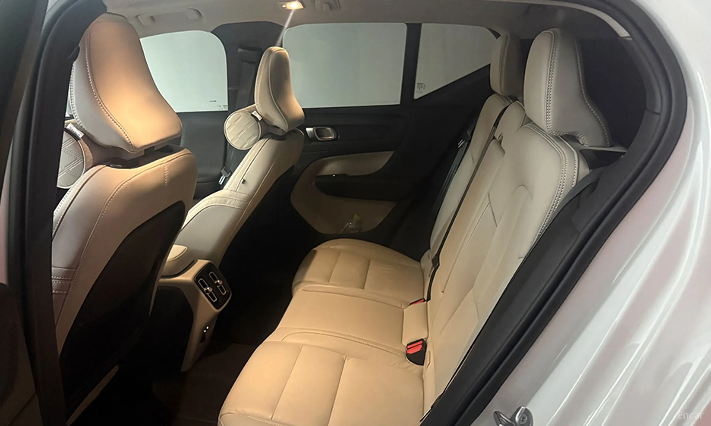 Volvo XC40 превью 16