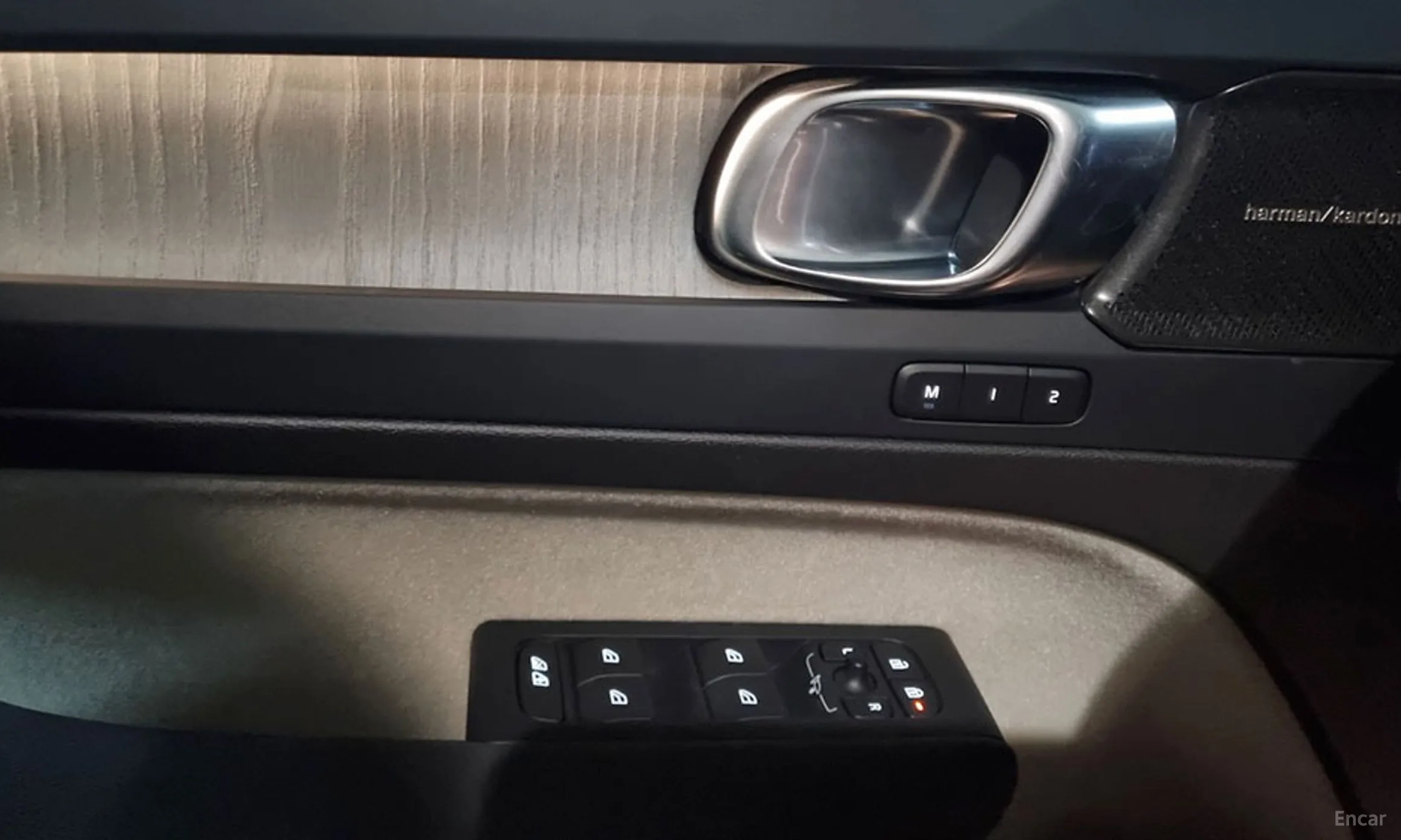 Volvo XC40 превью 18