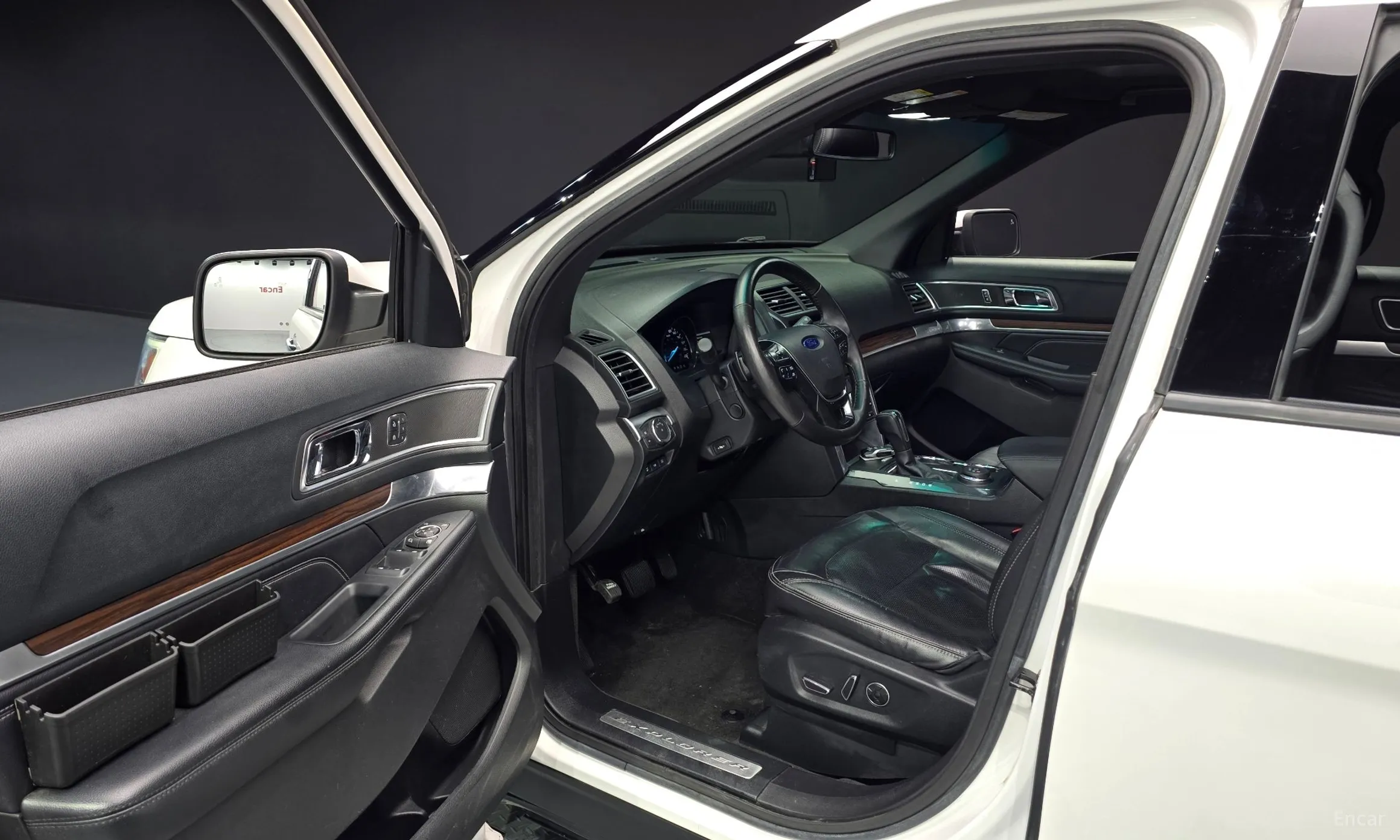 Ford Explorer превью 11