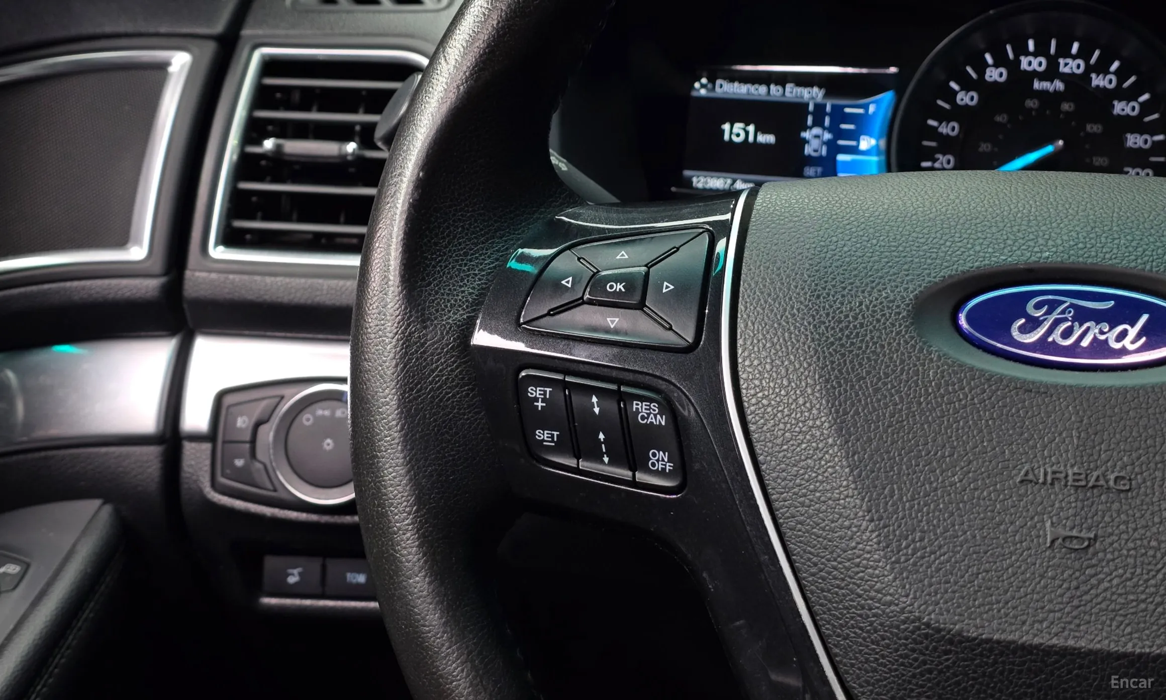 Ford Explorer превью 14