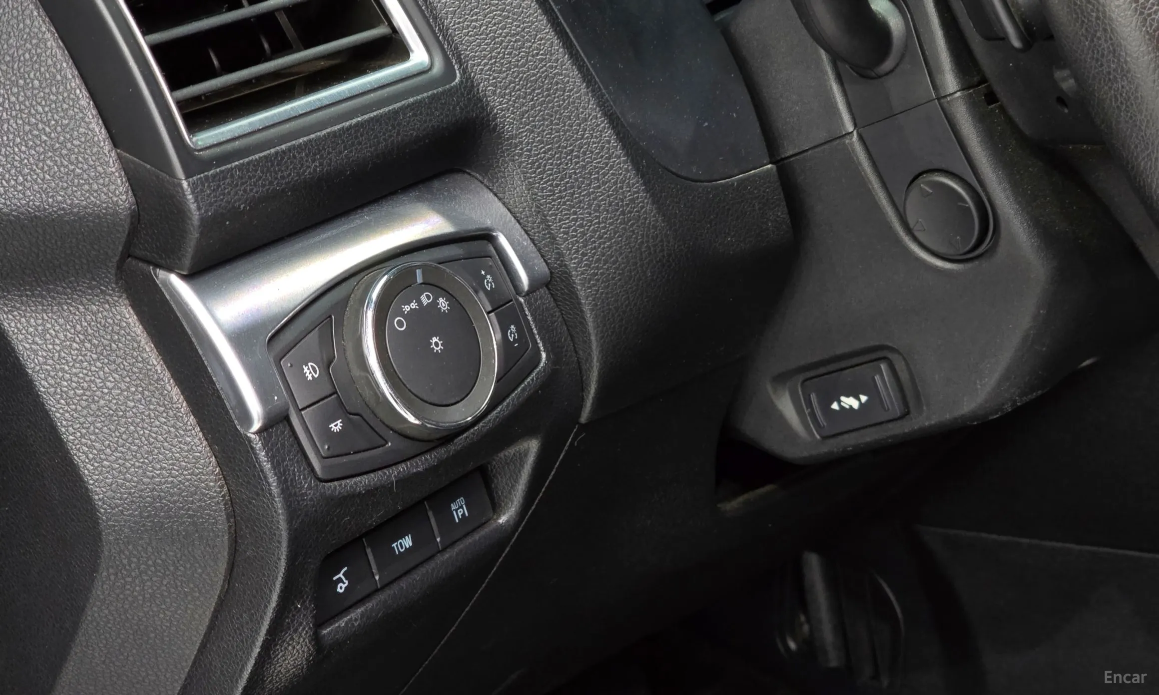 Ford Explorer превью 20