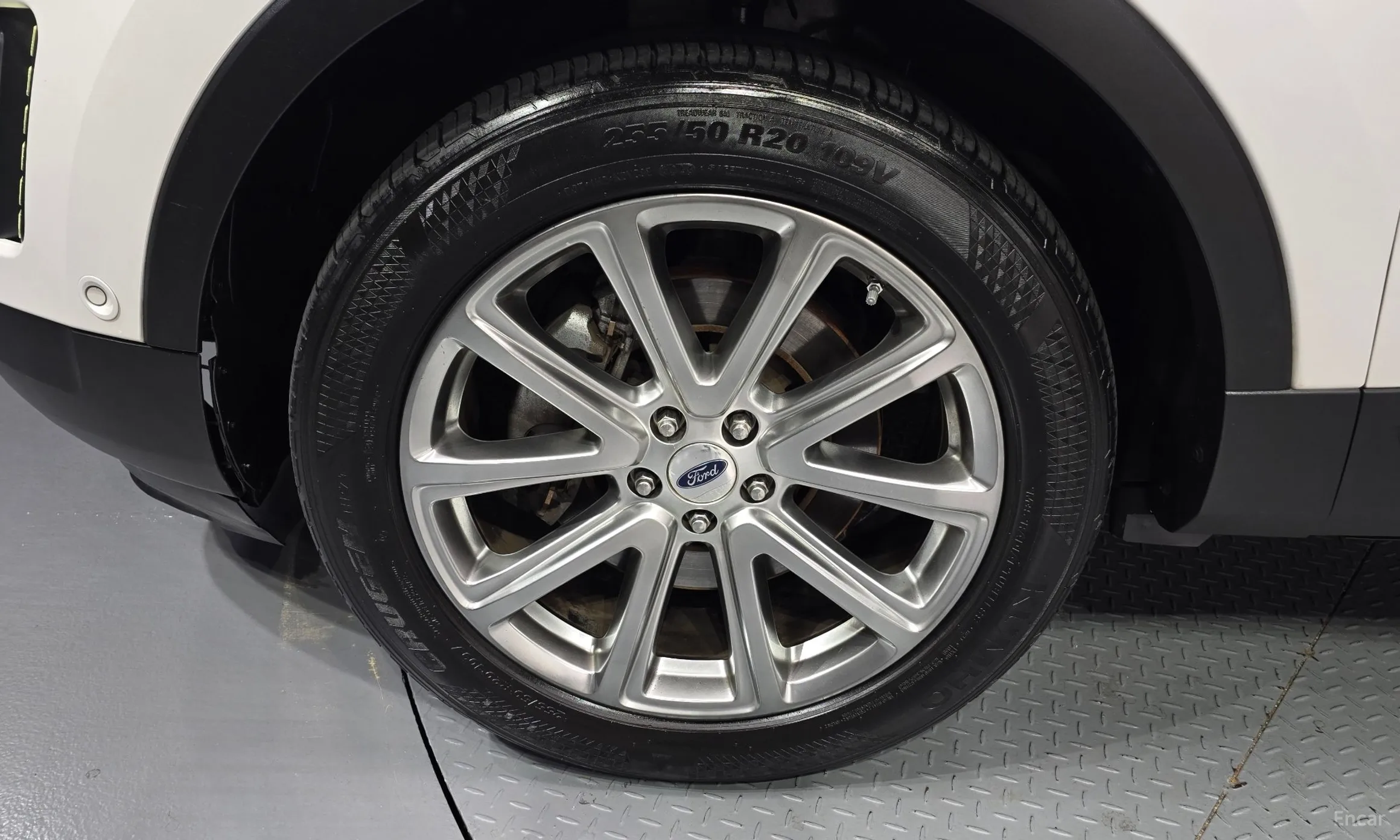 Ford Explorer превью 5
