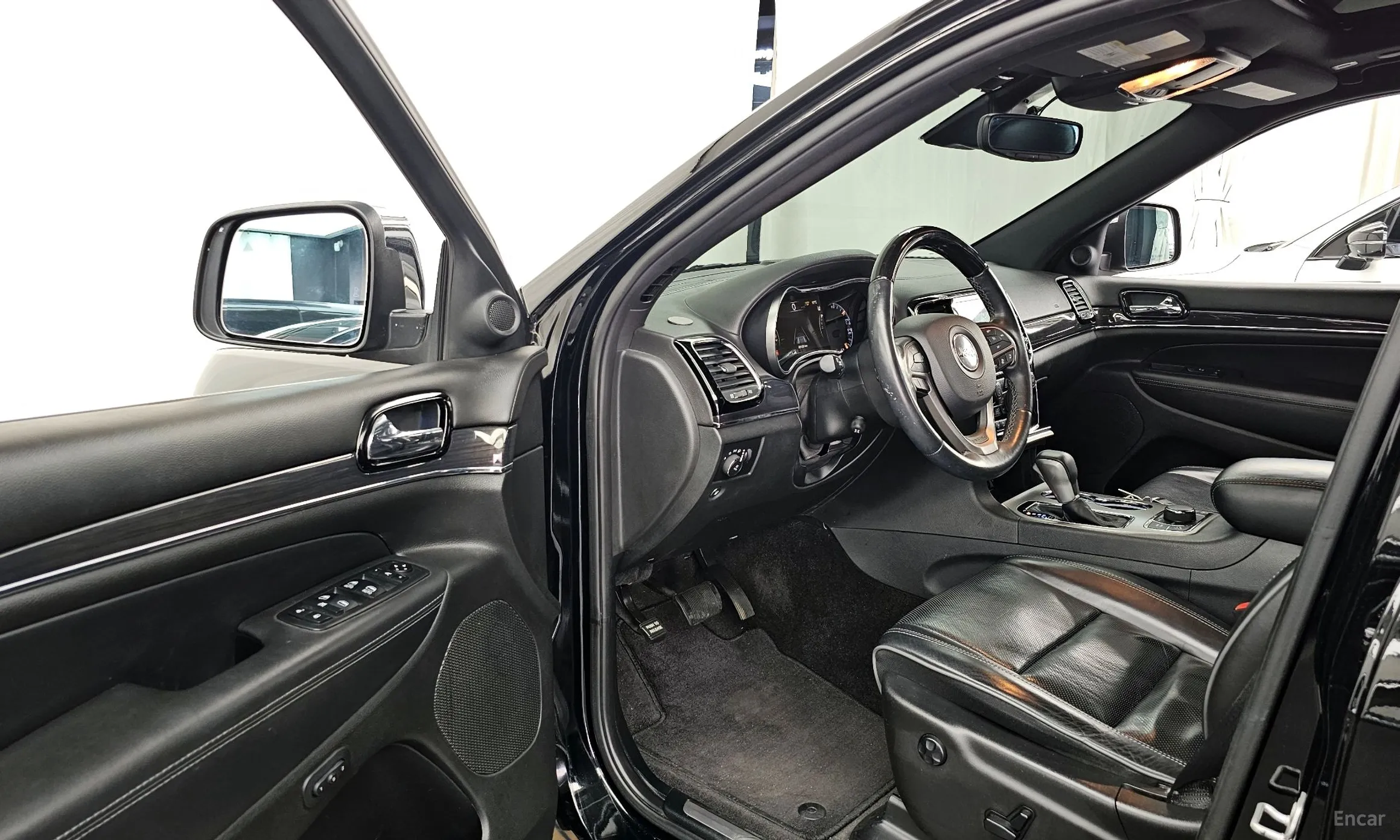 Jeep Grand Cherokee превью 10