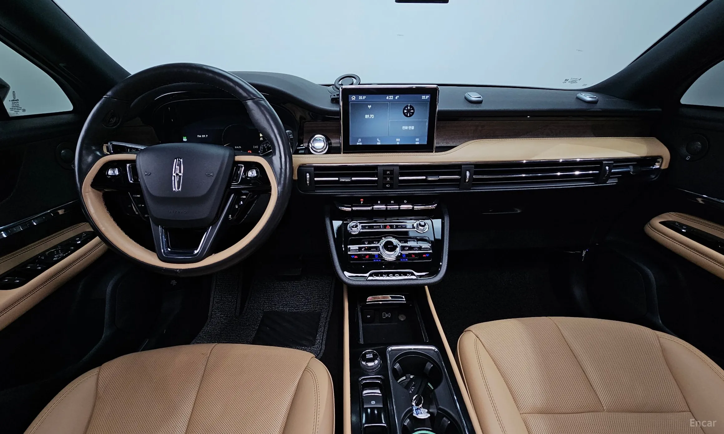 Lincoln Corsair превью 7
