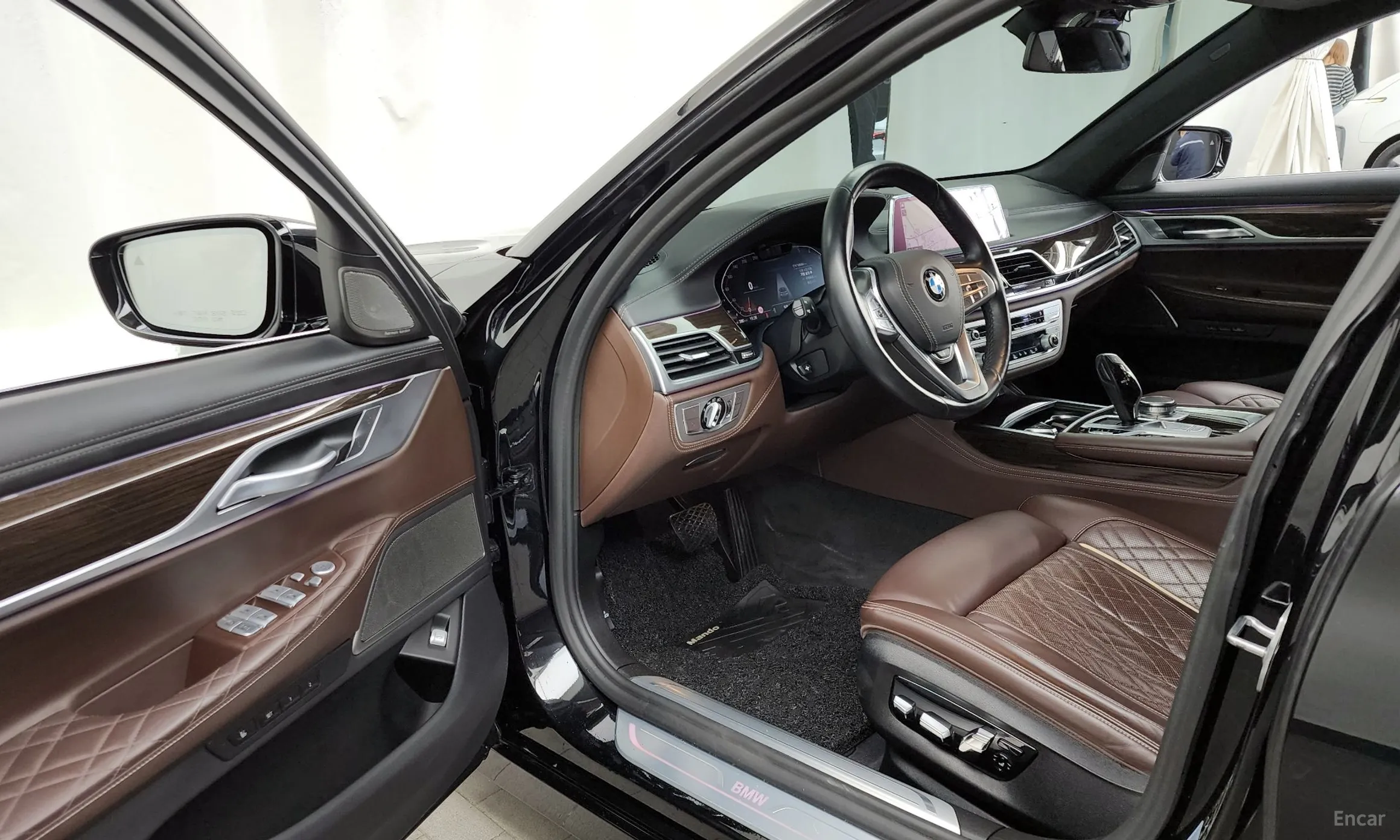 BMW 7 Series (G11) превью 10