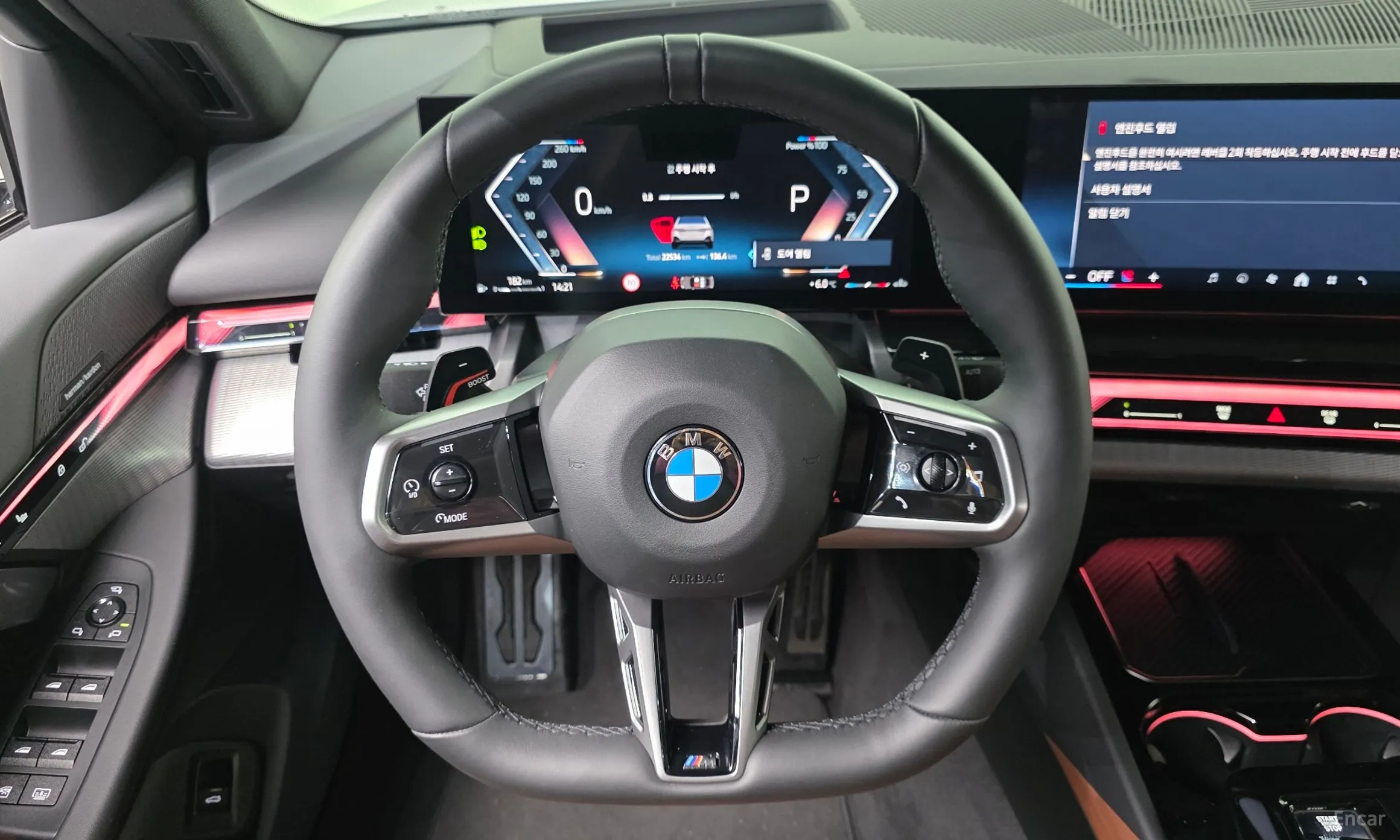 BMW 5 Series (G60) превью 14