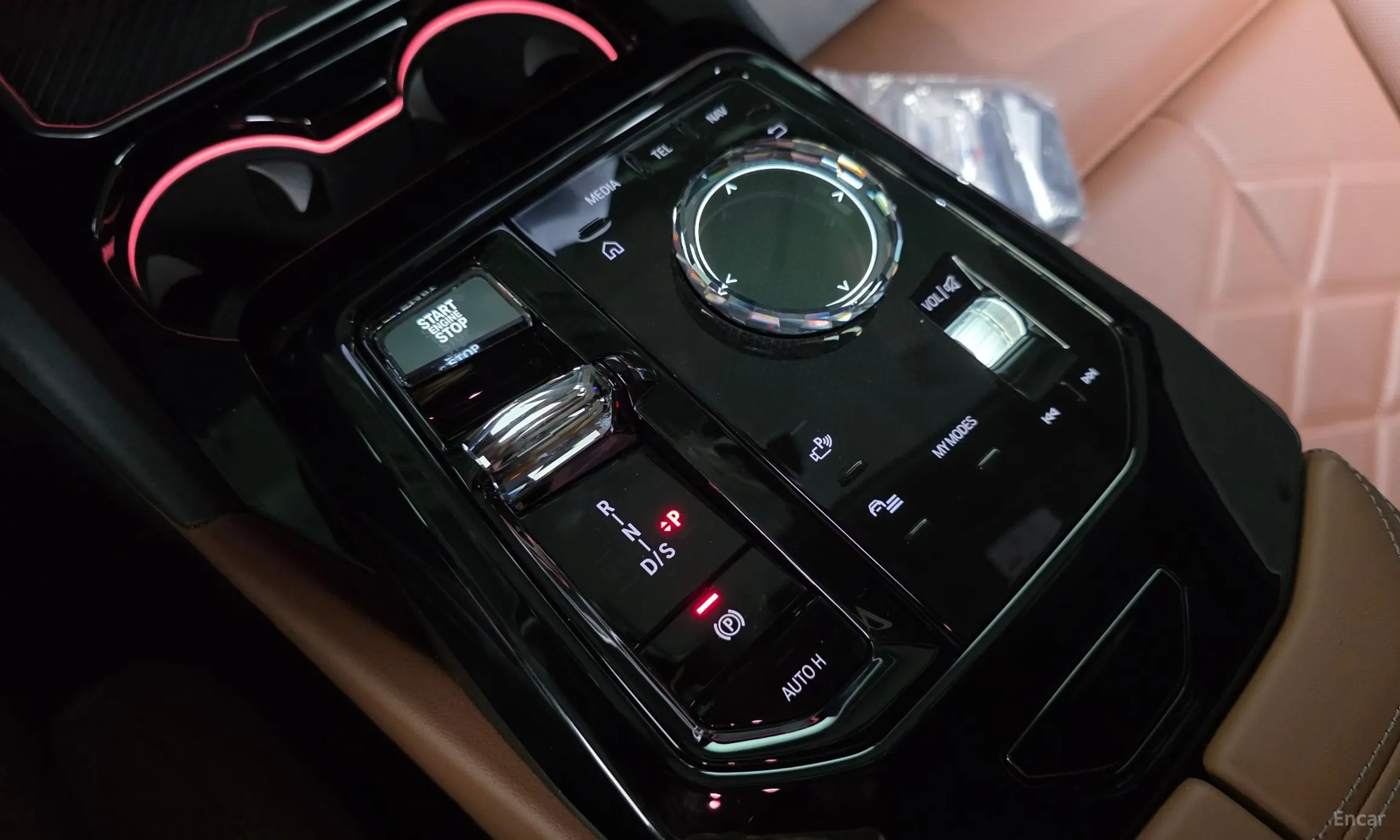 BMW 5 Series (G60) превью 9