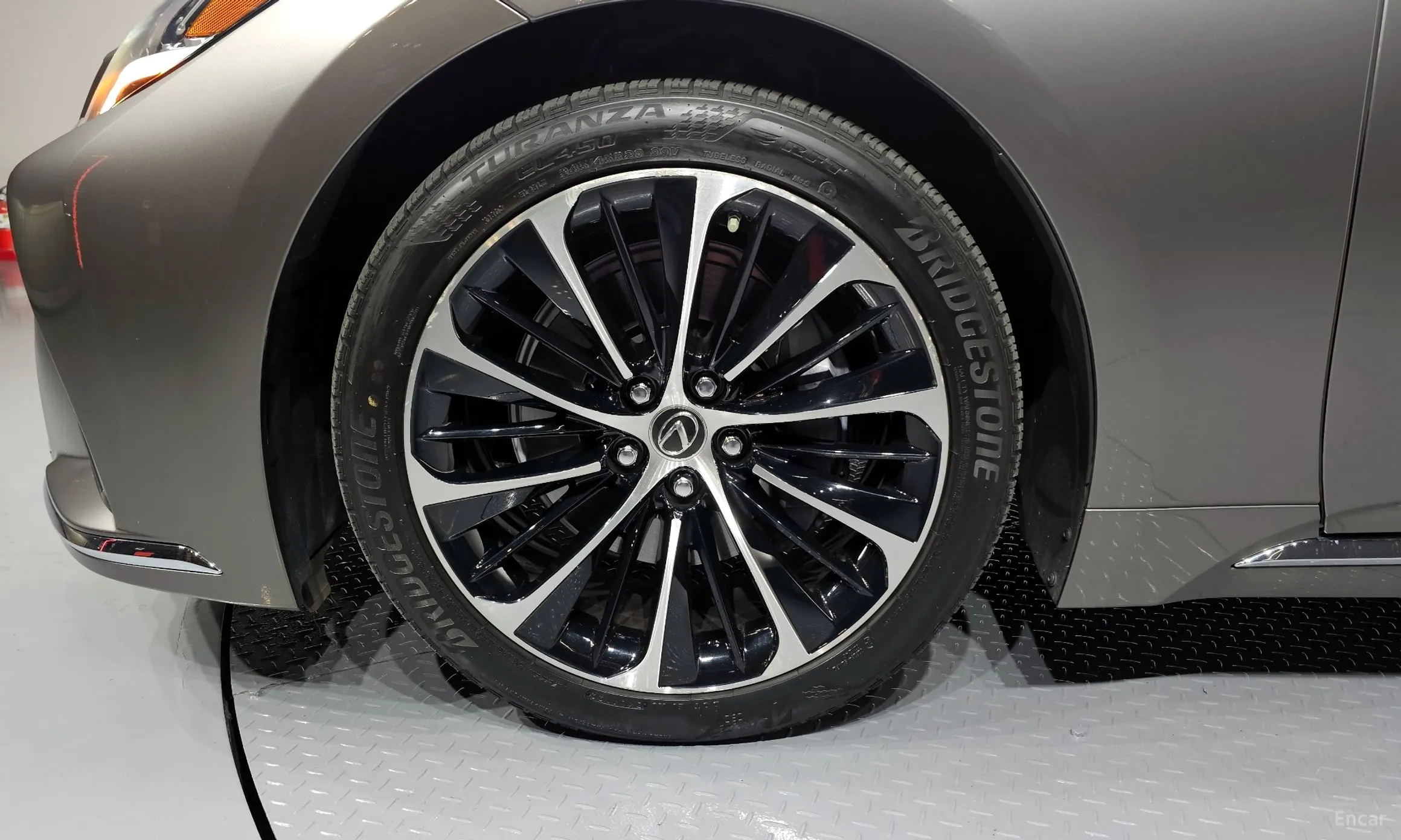 Lexus LS500 5th Generation превью 5
