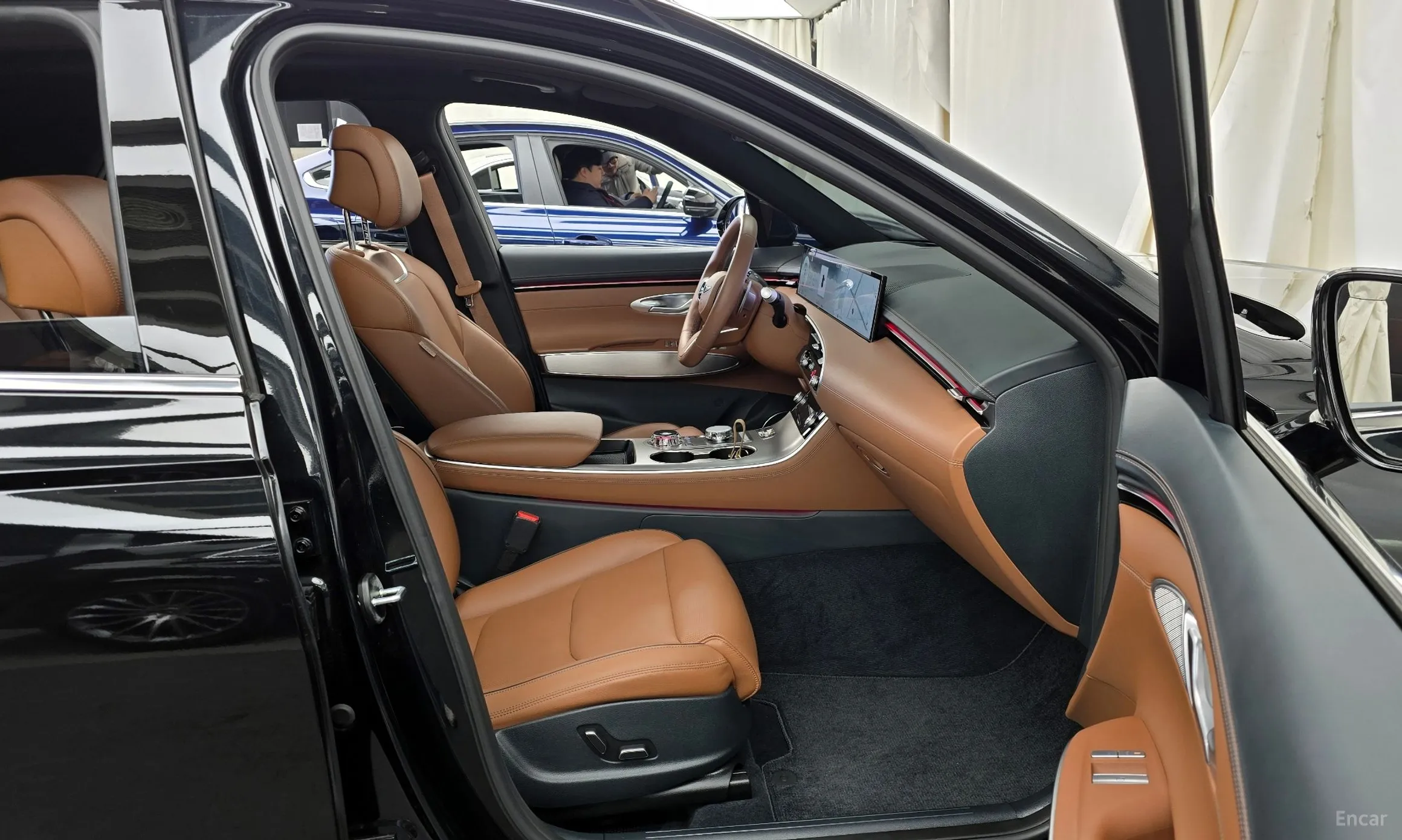 Genesis GV70 превью 11