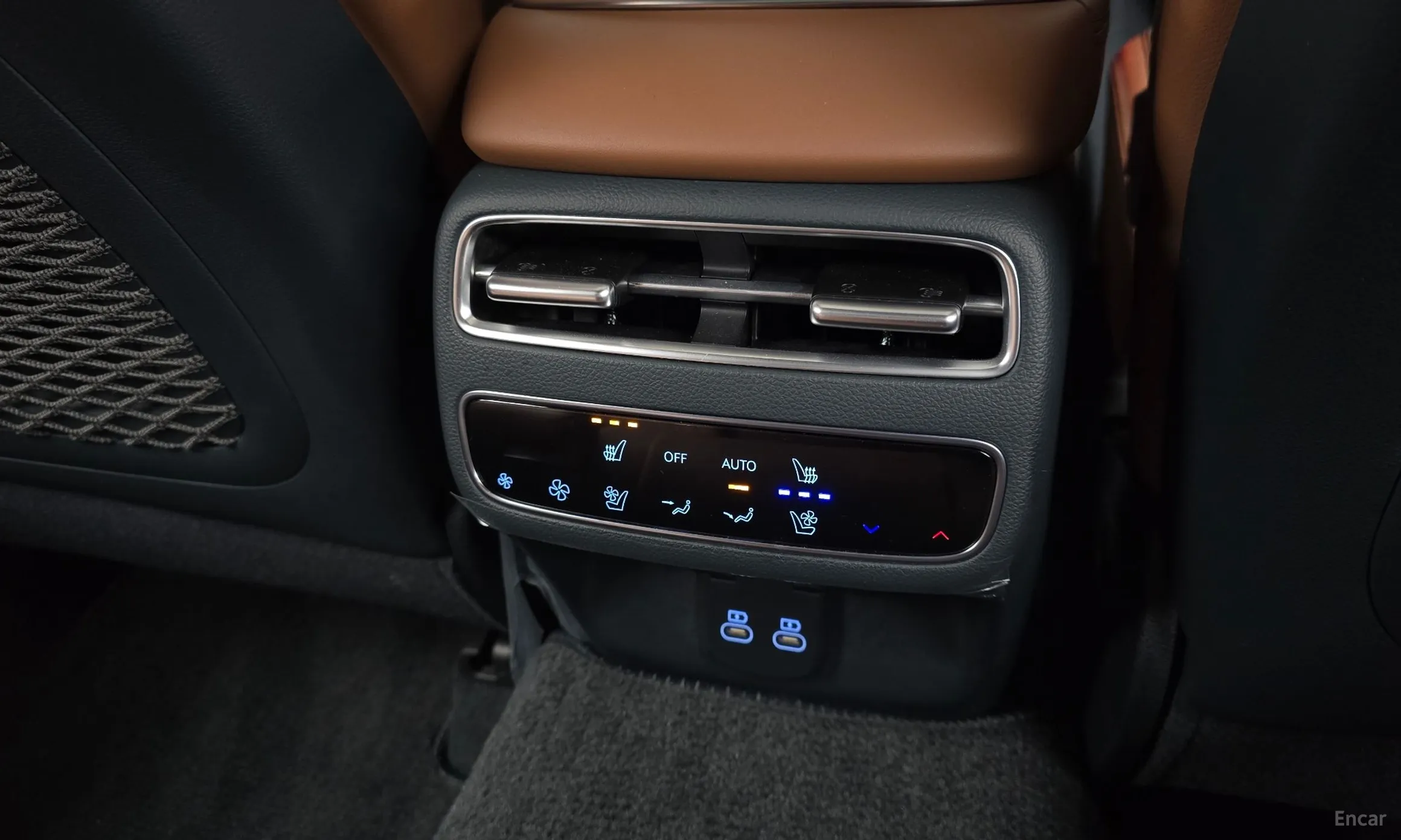 Genesis GV70 превью 19