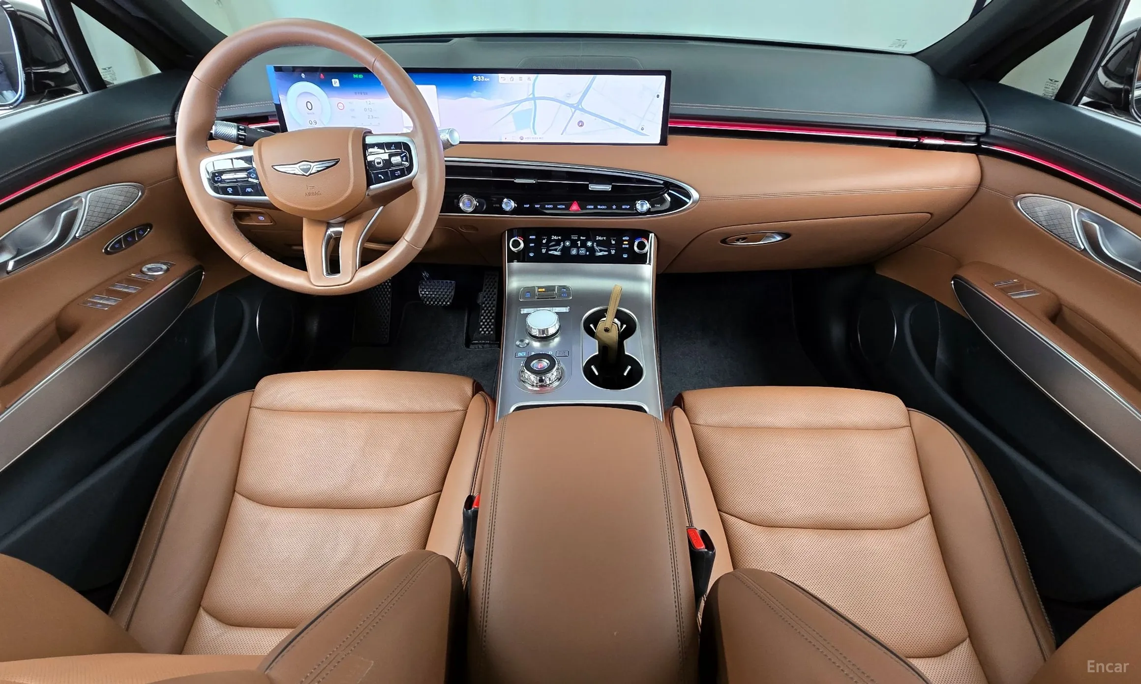 Genesis GV70 превью 7