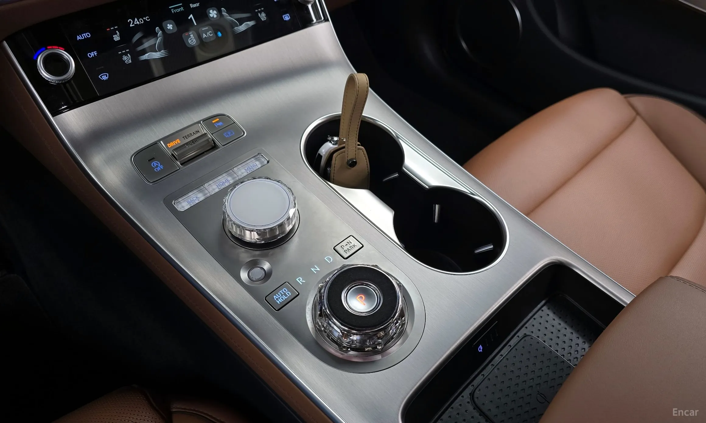 Genesis GV70 превью 9