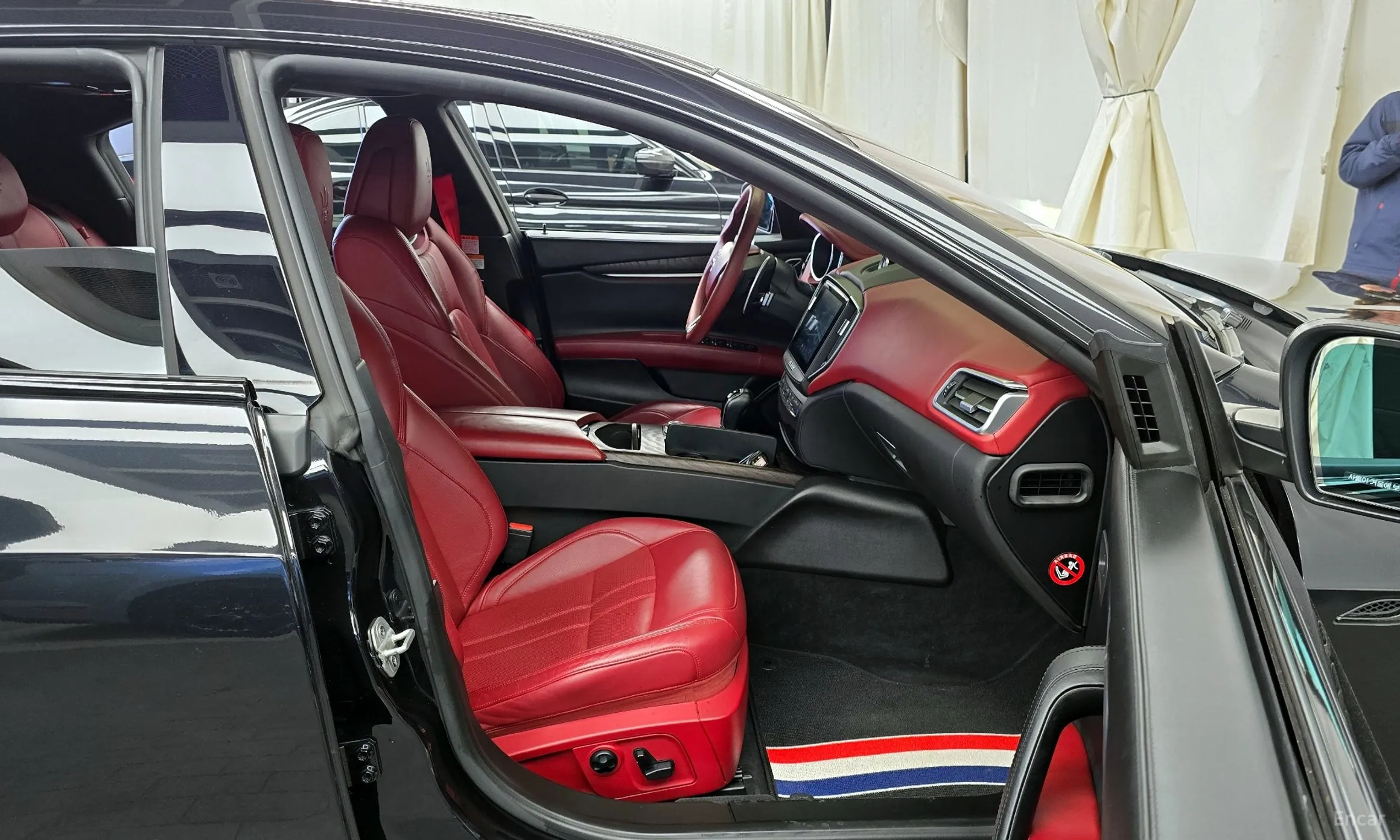 Maserati Ghibli превью 11