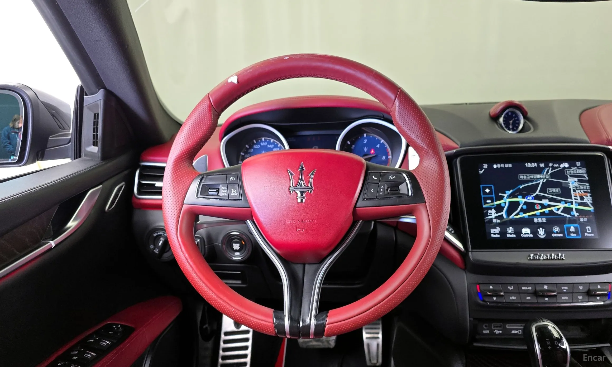 Maserati Ghibli превью 13