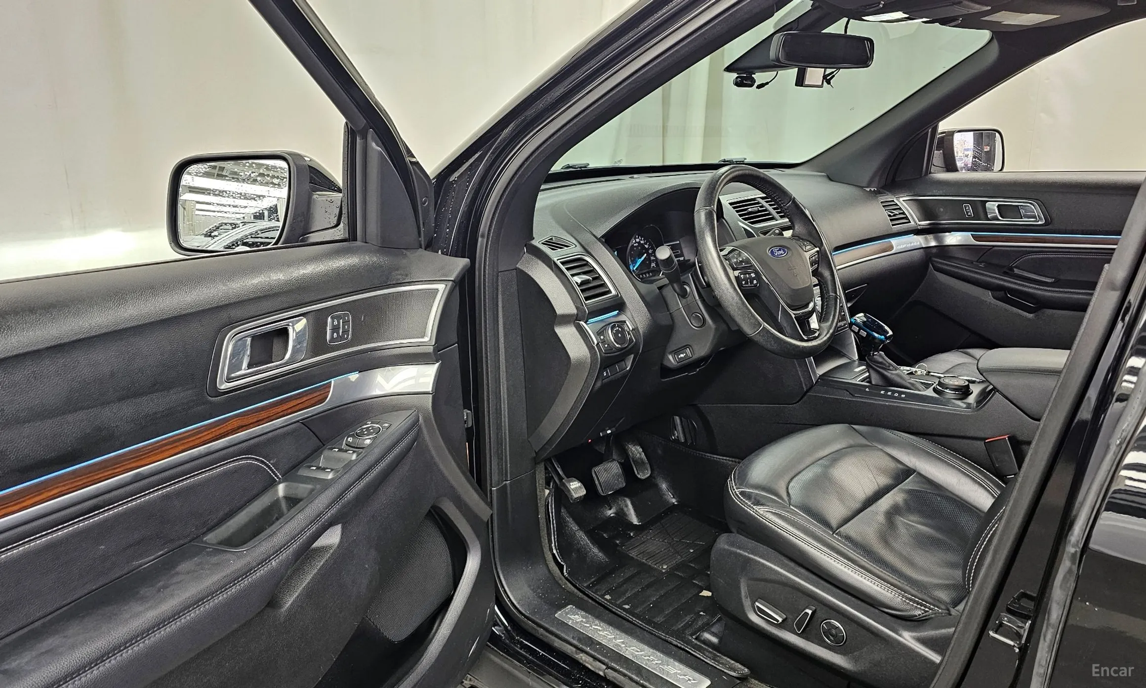 Ford Explorer превью 10