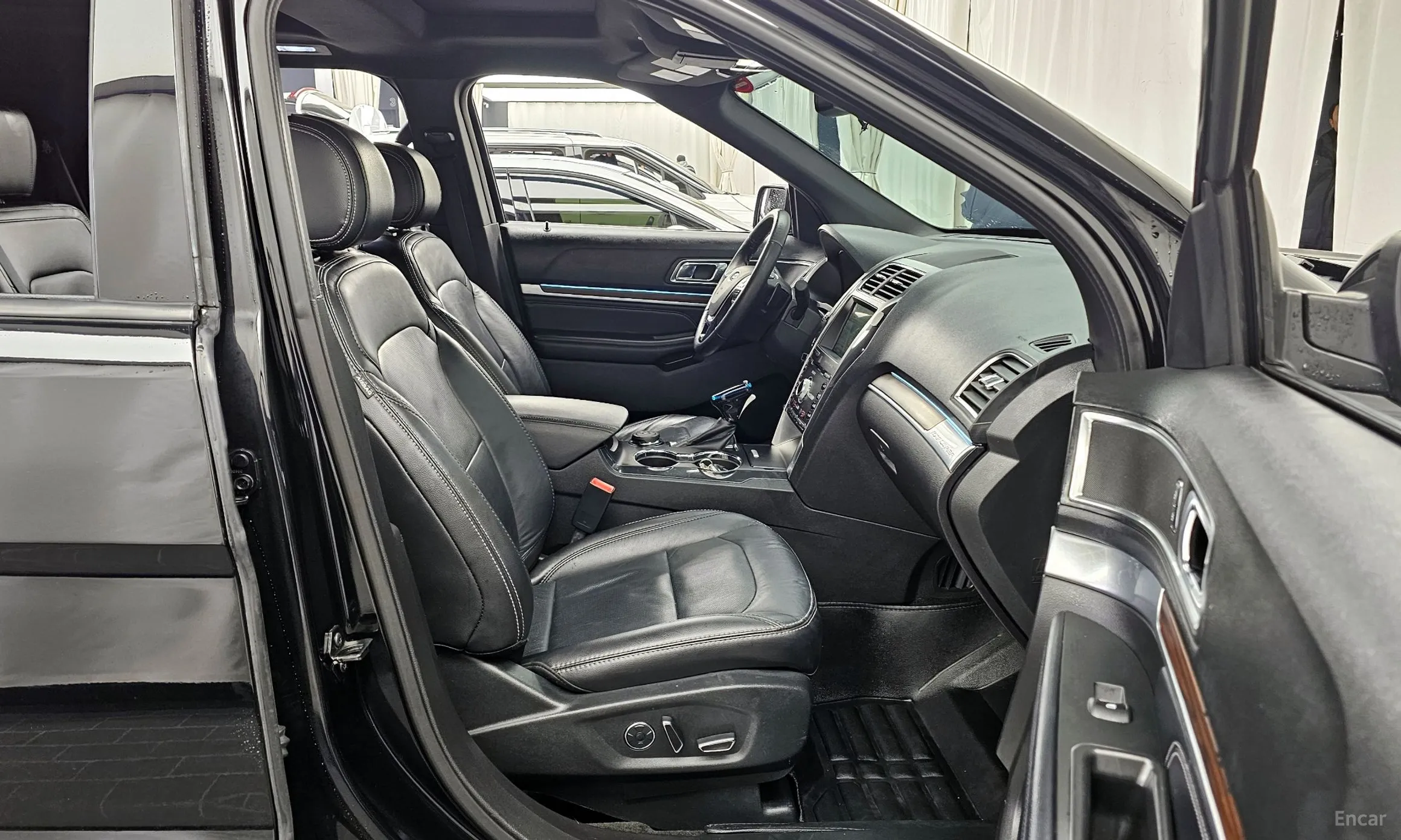 Ford Explorer превью 11