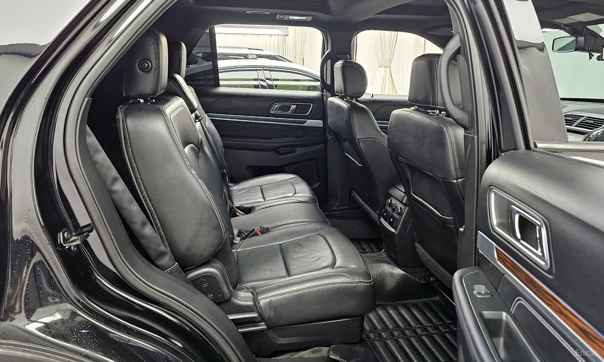 Ford Explorer превью 12