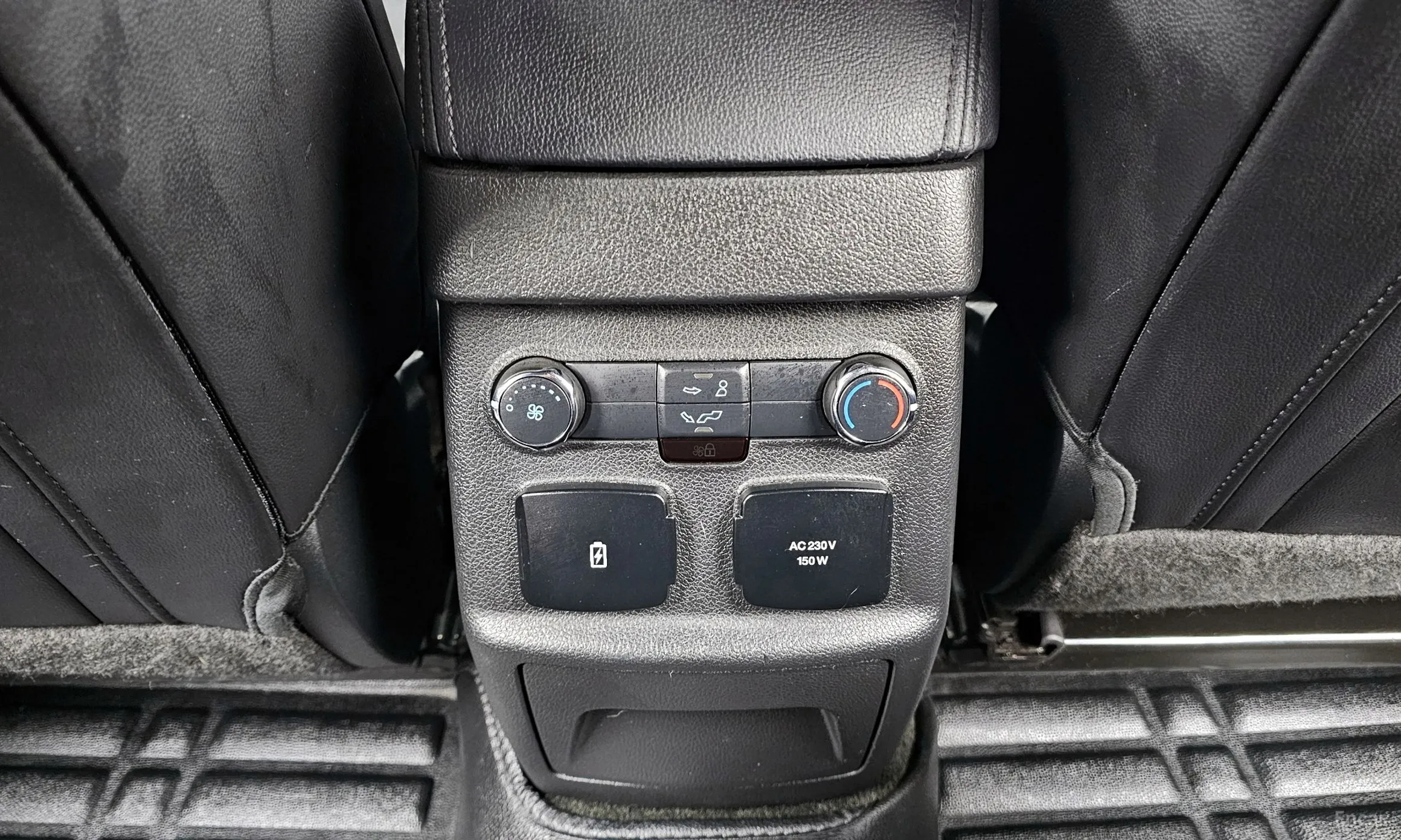 Ford Explorer превью 18