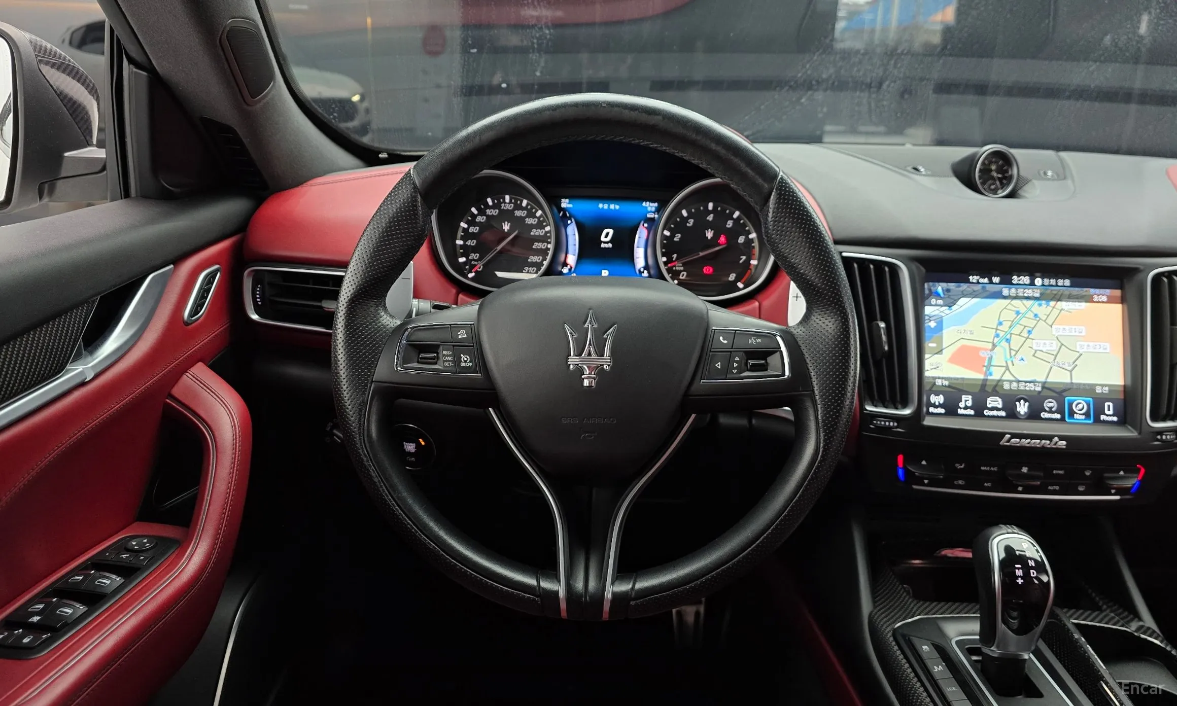Maserati Levante превью 13
