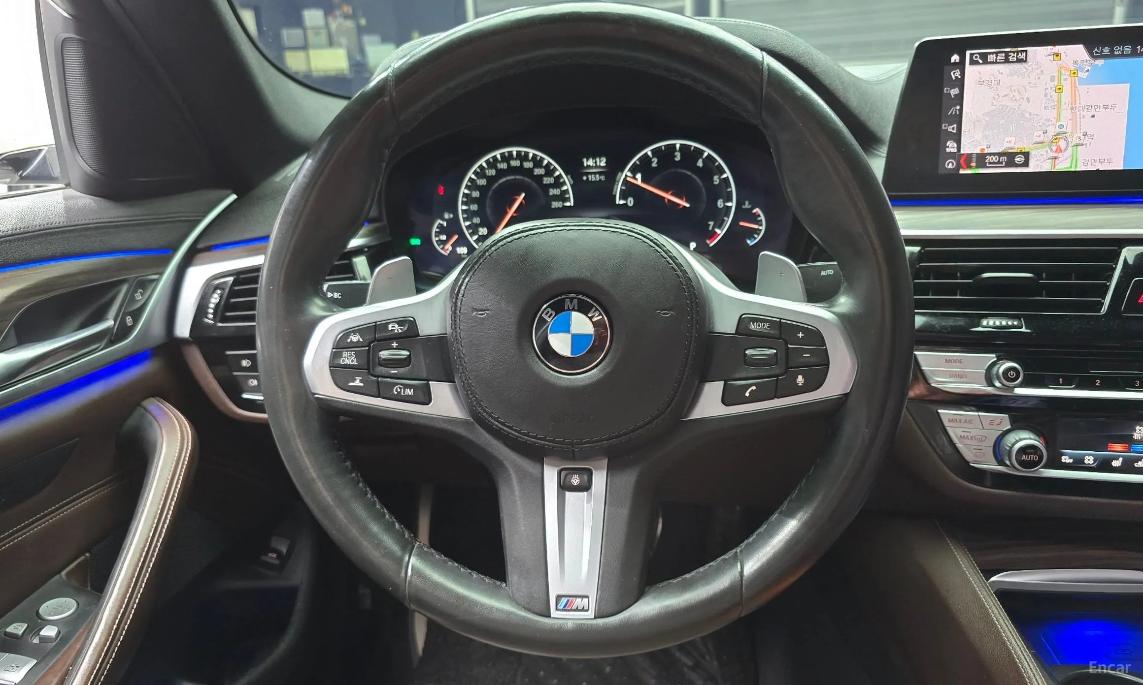 BMW 5 Series (G30) превью 13