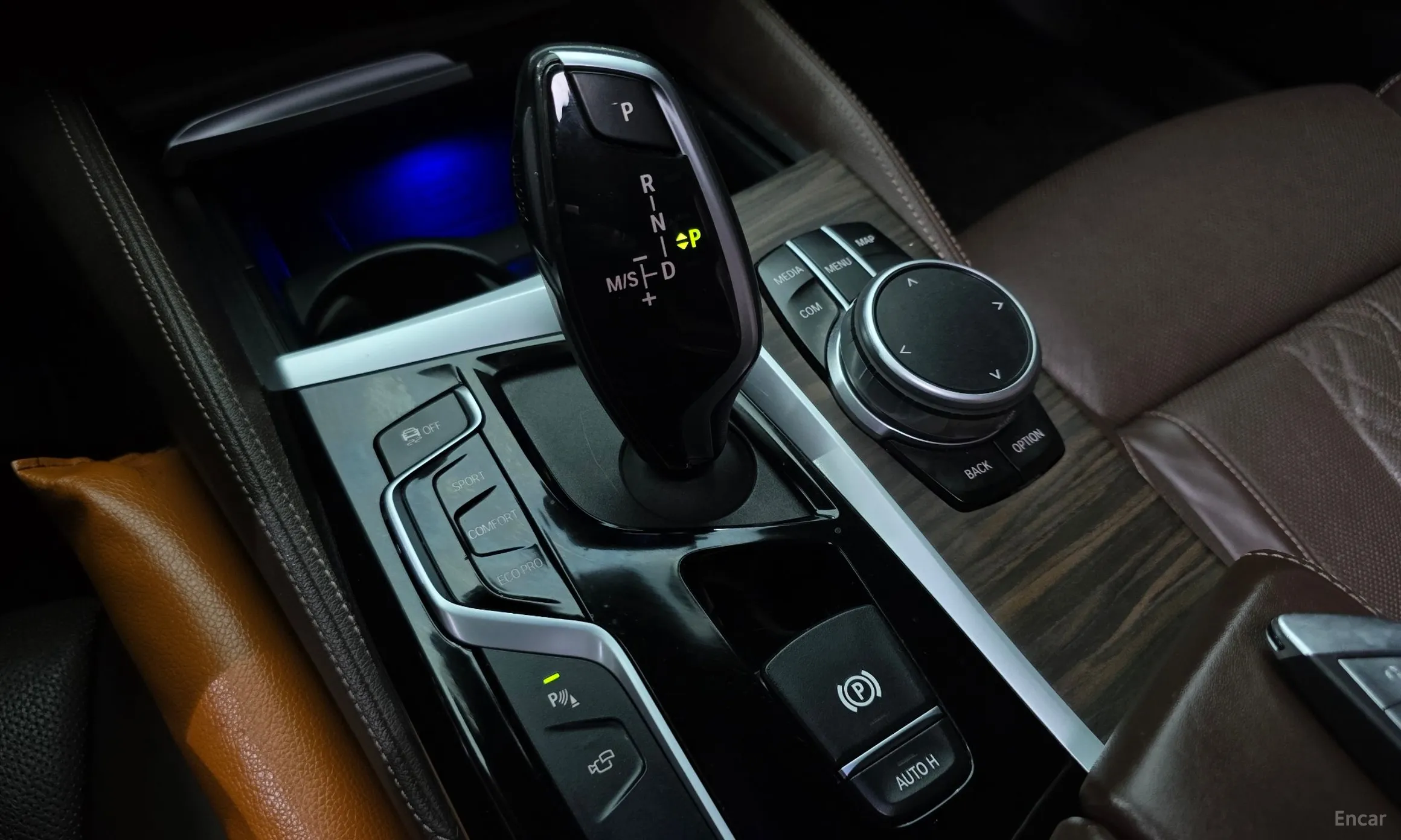 BMW 5 Series (G30) превью 9