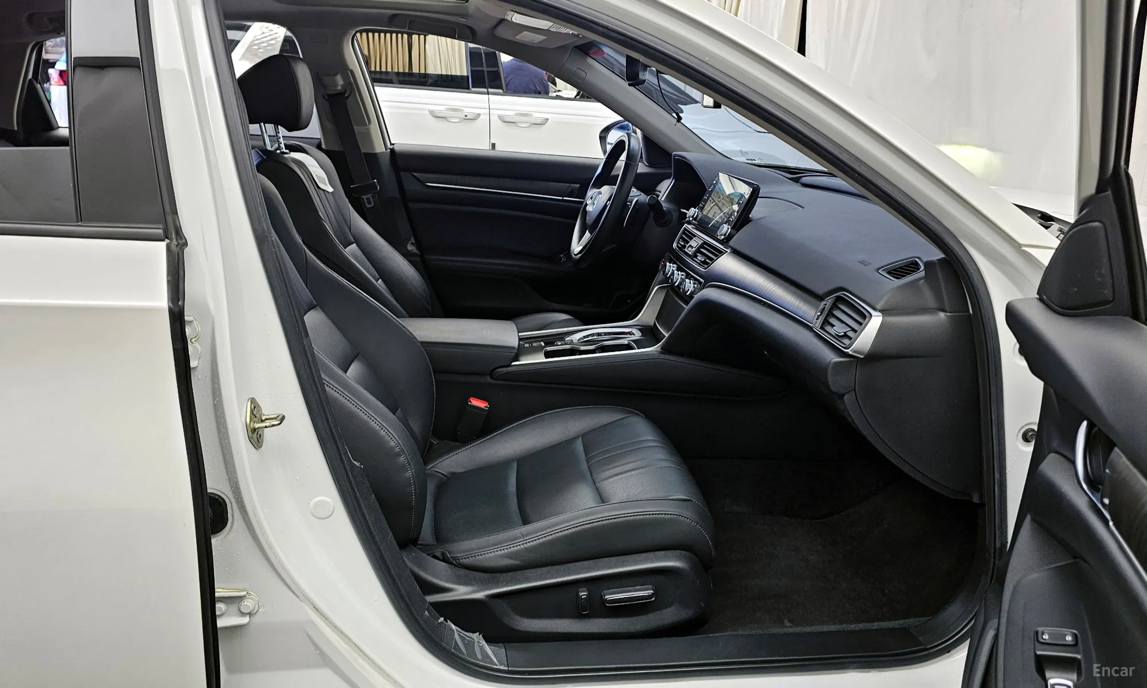 Honda Accord 10th Generation превью 11