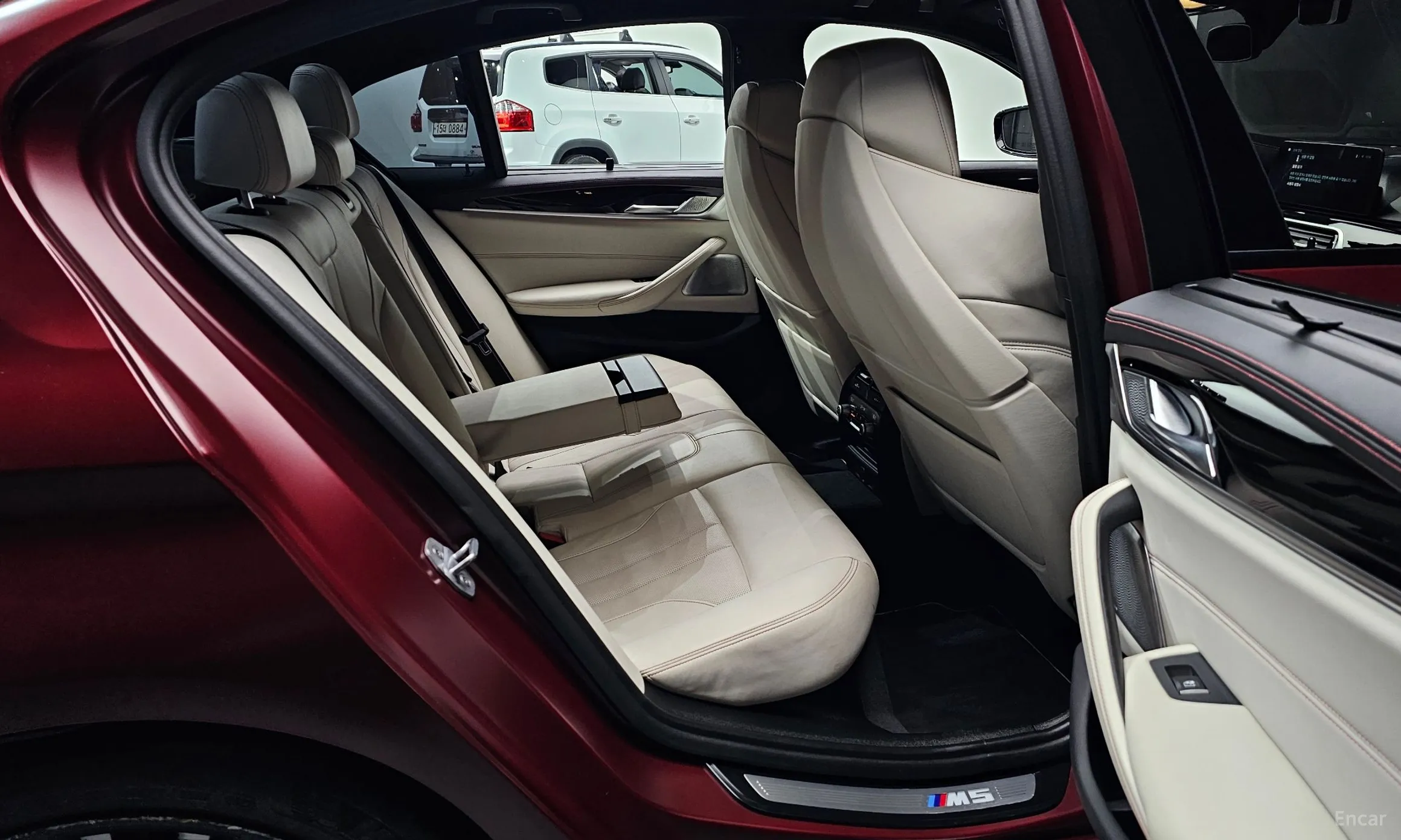 BMW M5 (F90) превью 12