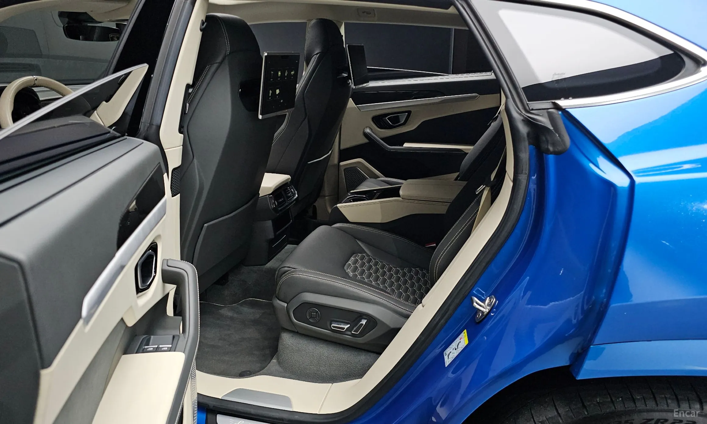 Lamborghini Urus превью 12