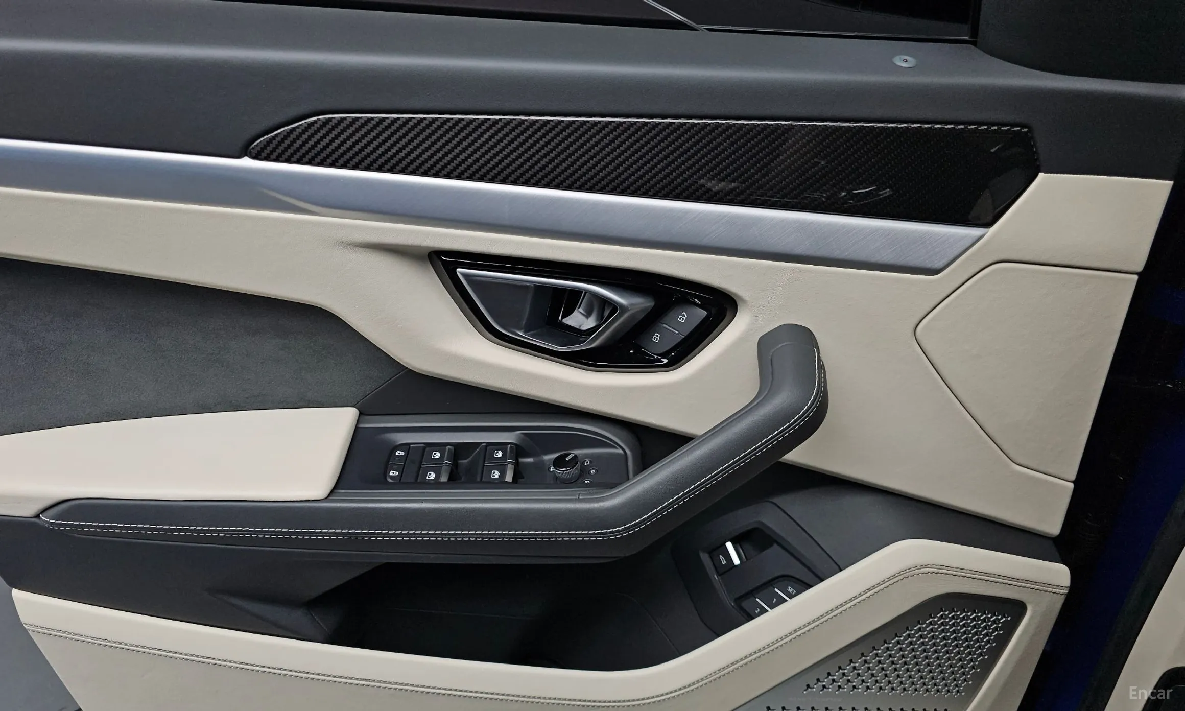 Lamborghini Urus превью 17