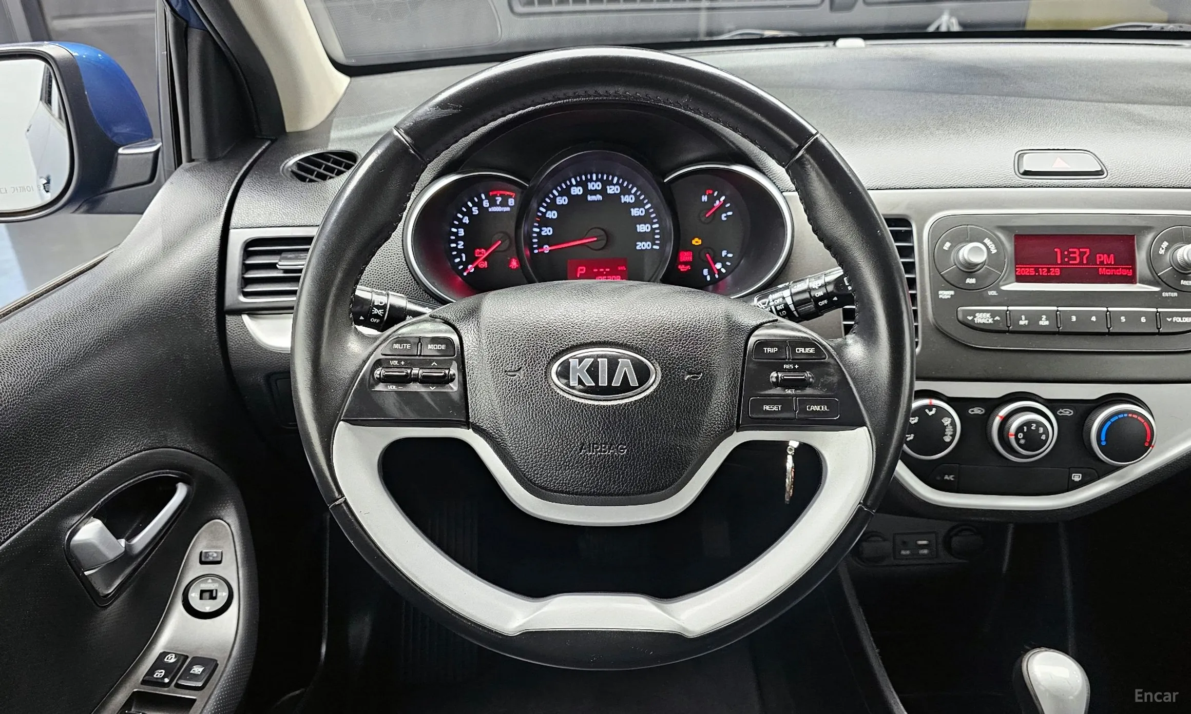 Kia Morning превью 14