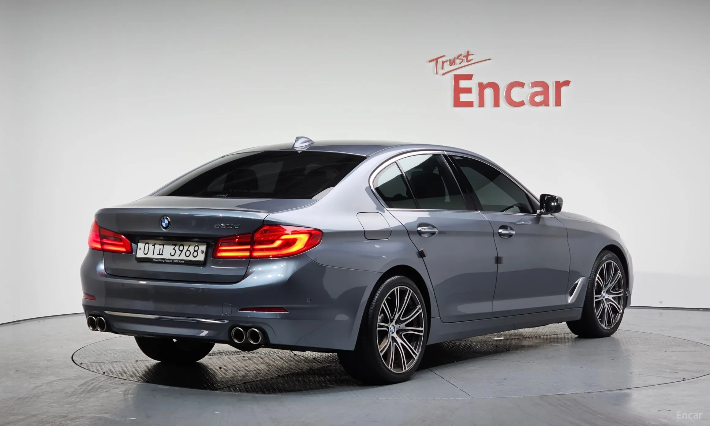 BMW 5 Series (G30) превью 2