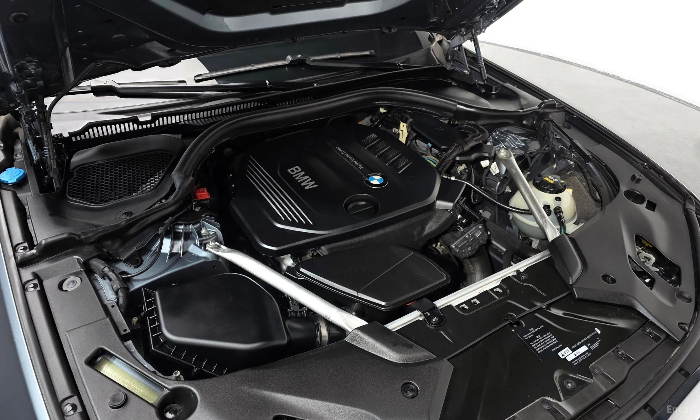 BMW 5 Series (G30) превью 6