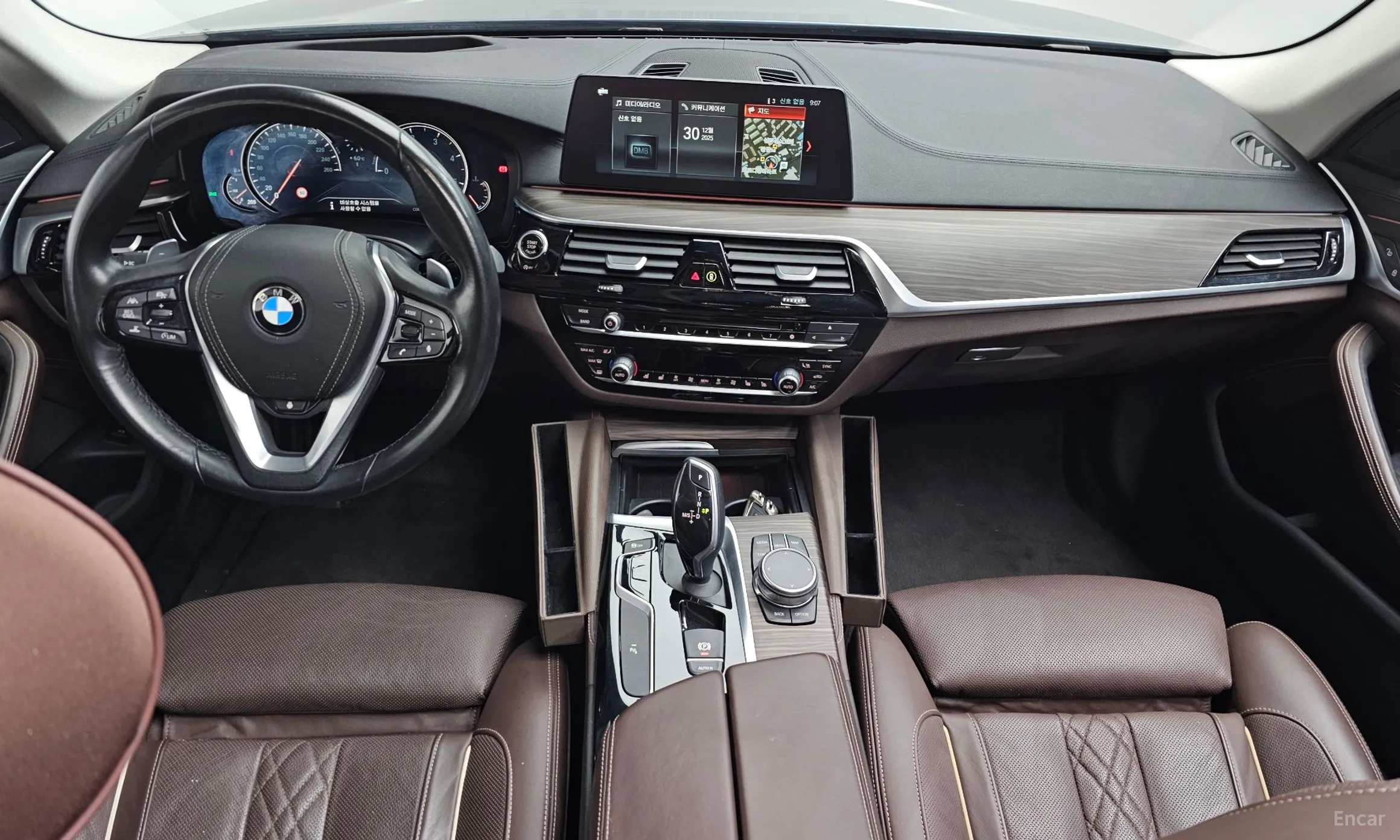 BMW 5 Series (G30) превью 7