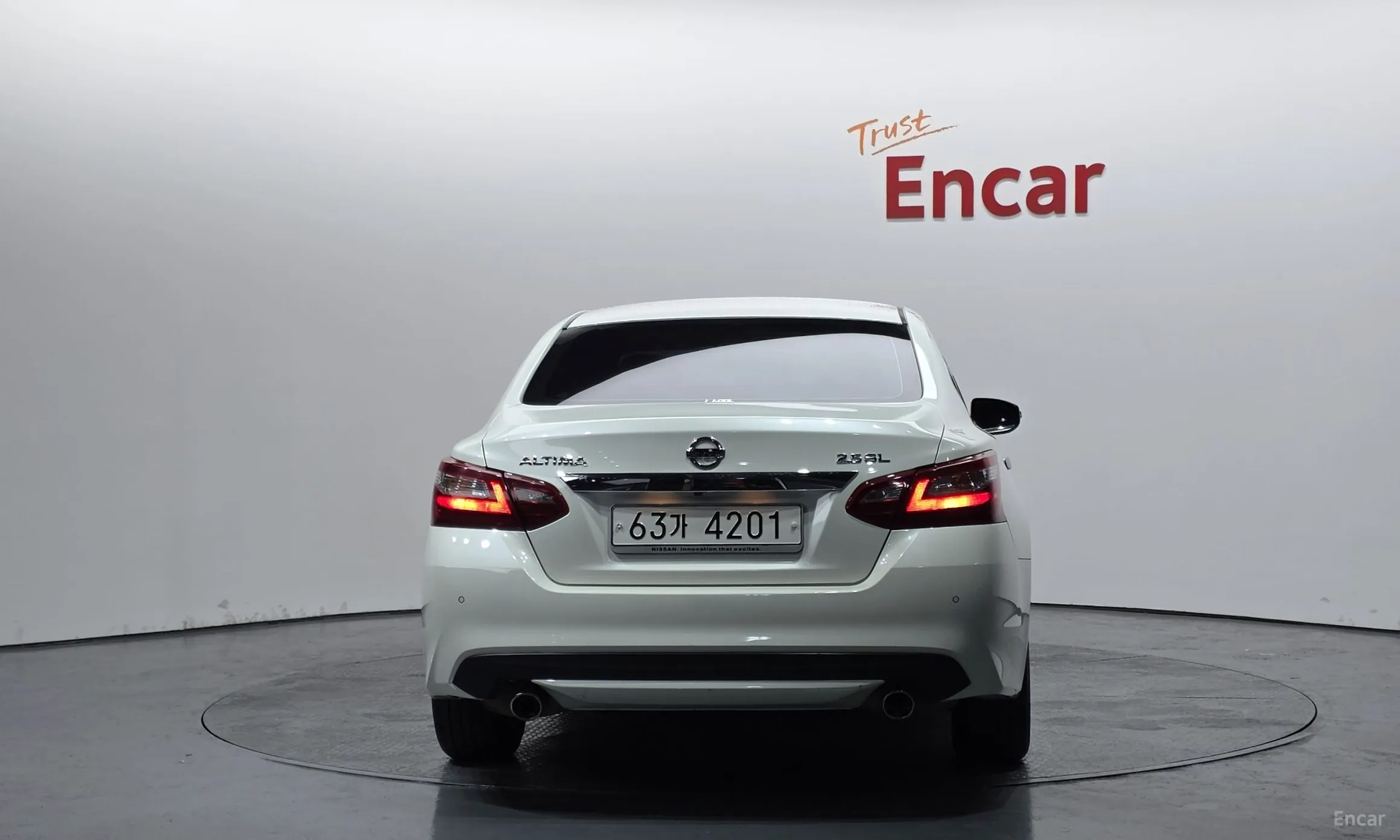 Nissan Altima превью 4