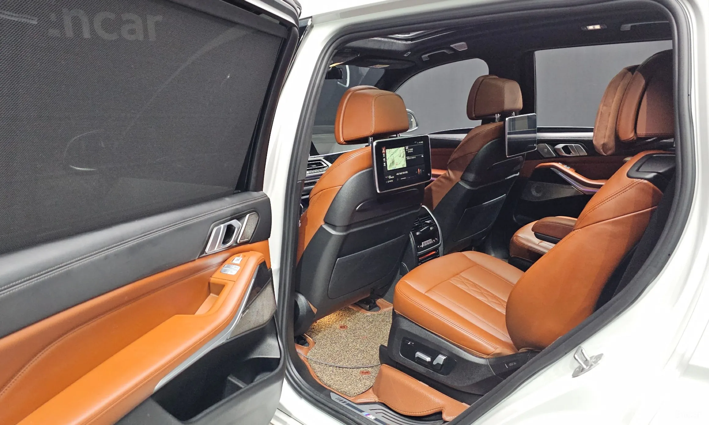 BMW X7 (G07) превью 12