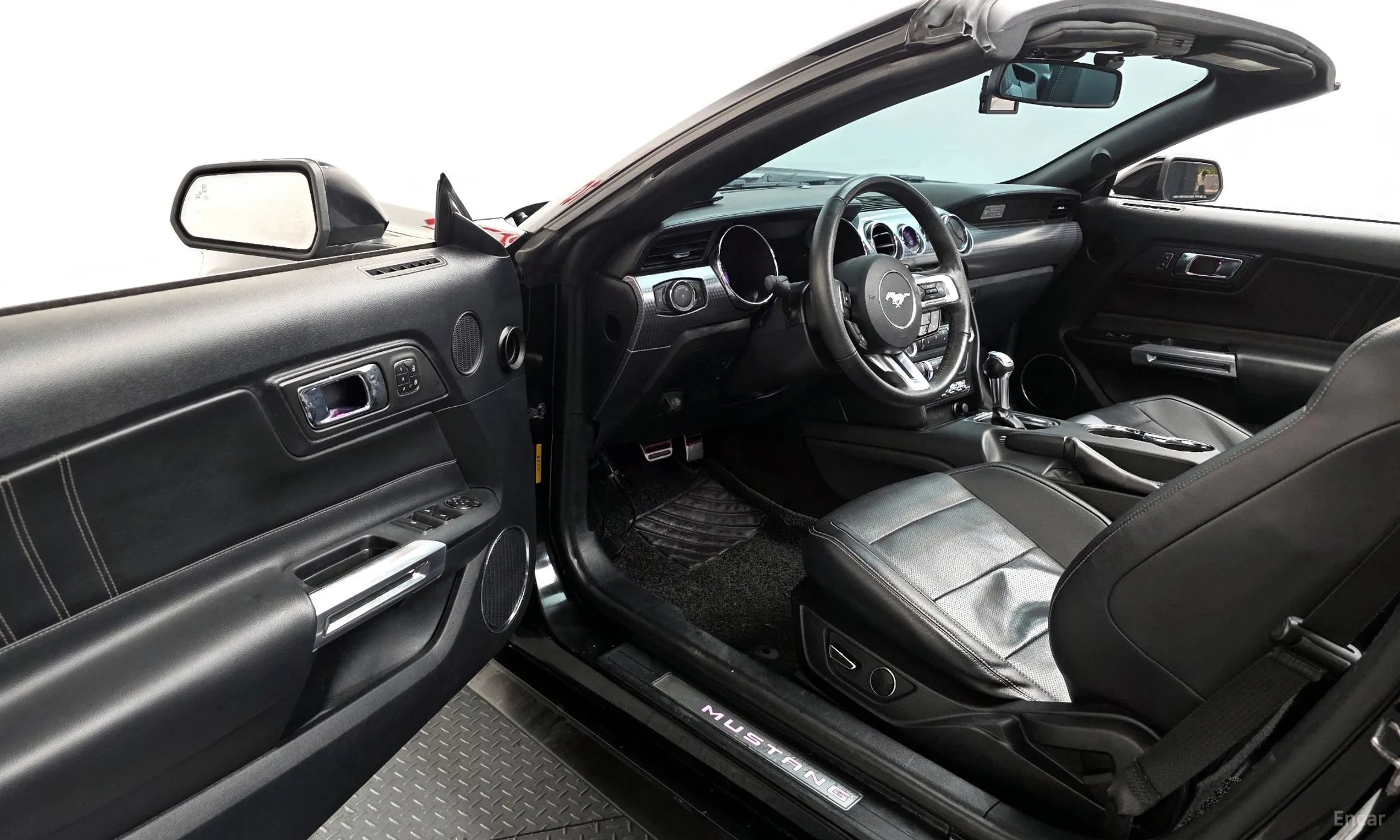 Ford Mustang превью 10